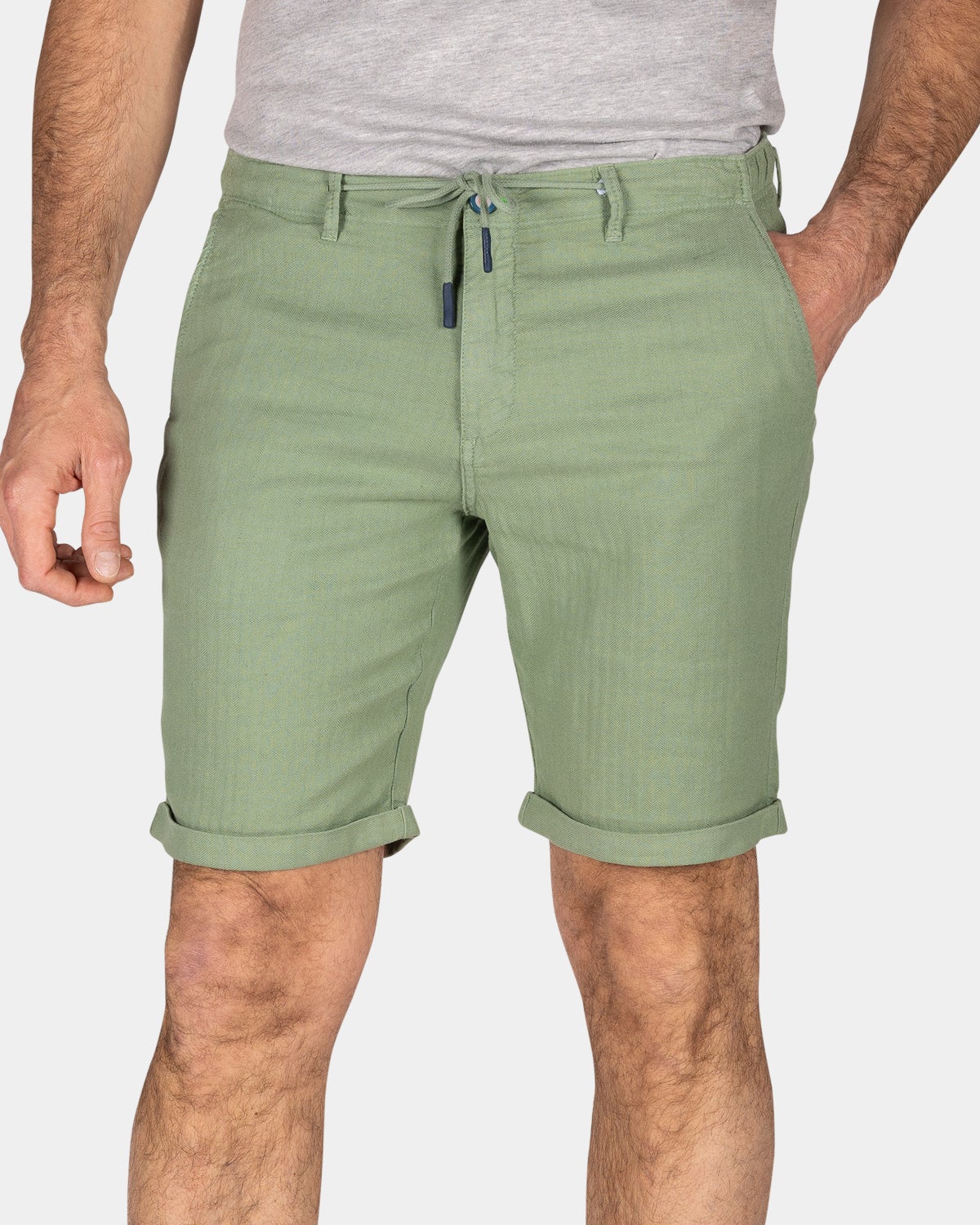 Shorts aus Baumwolle und Leinen - Soft Olive