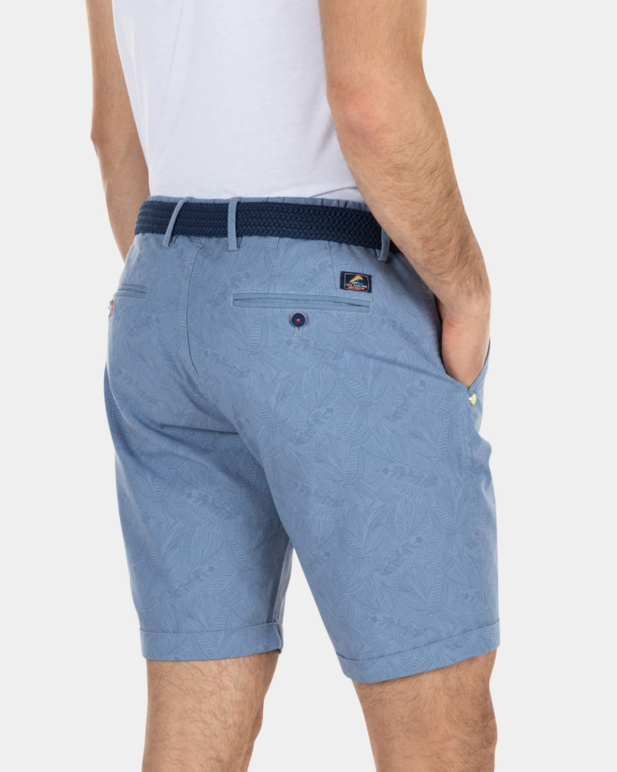 Short chino con estampado de hojas - High Summer Cobalt