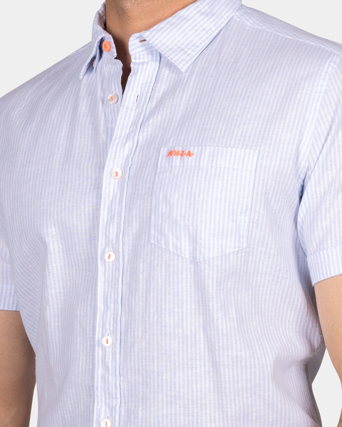 Camisa celeste de manga corta. - Light Blue