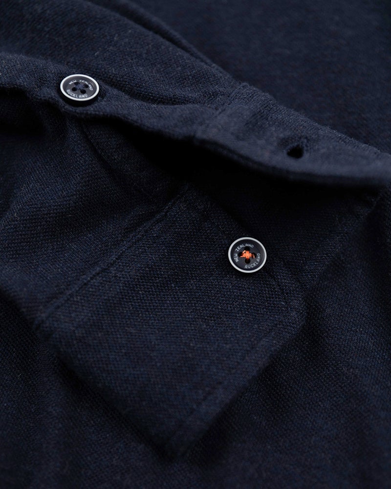 Camisa de algodón azul oscuro con manga larga. - Pitch Navy