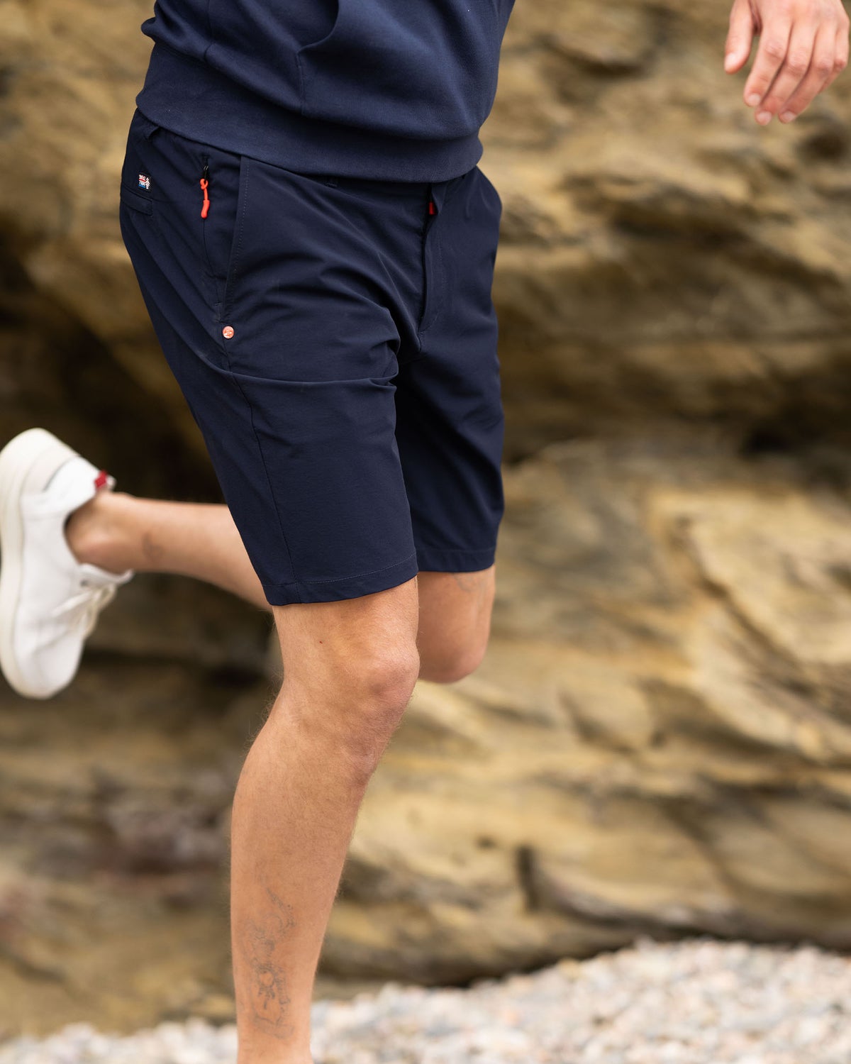 Chino-Shorts aus Polyester-Stretch - Industrial Navy