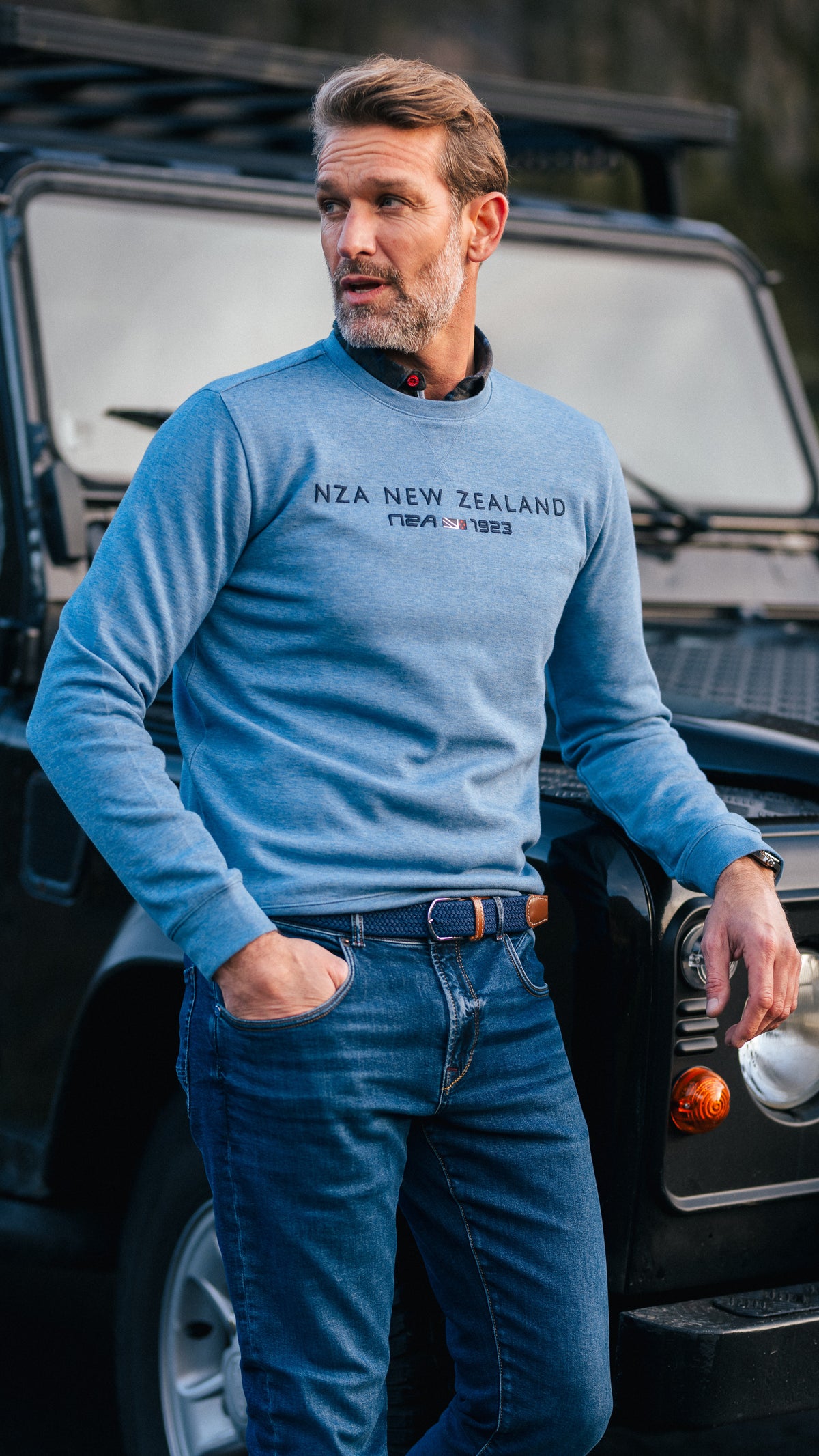 Blauwe sweater met NZA logo - Brave Blue