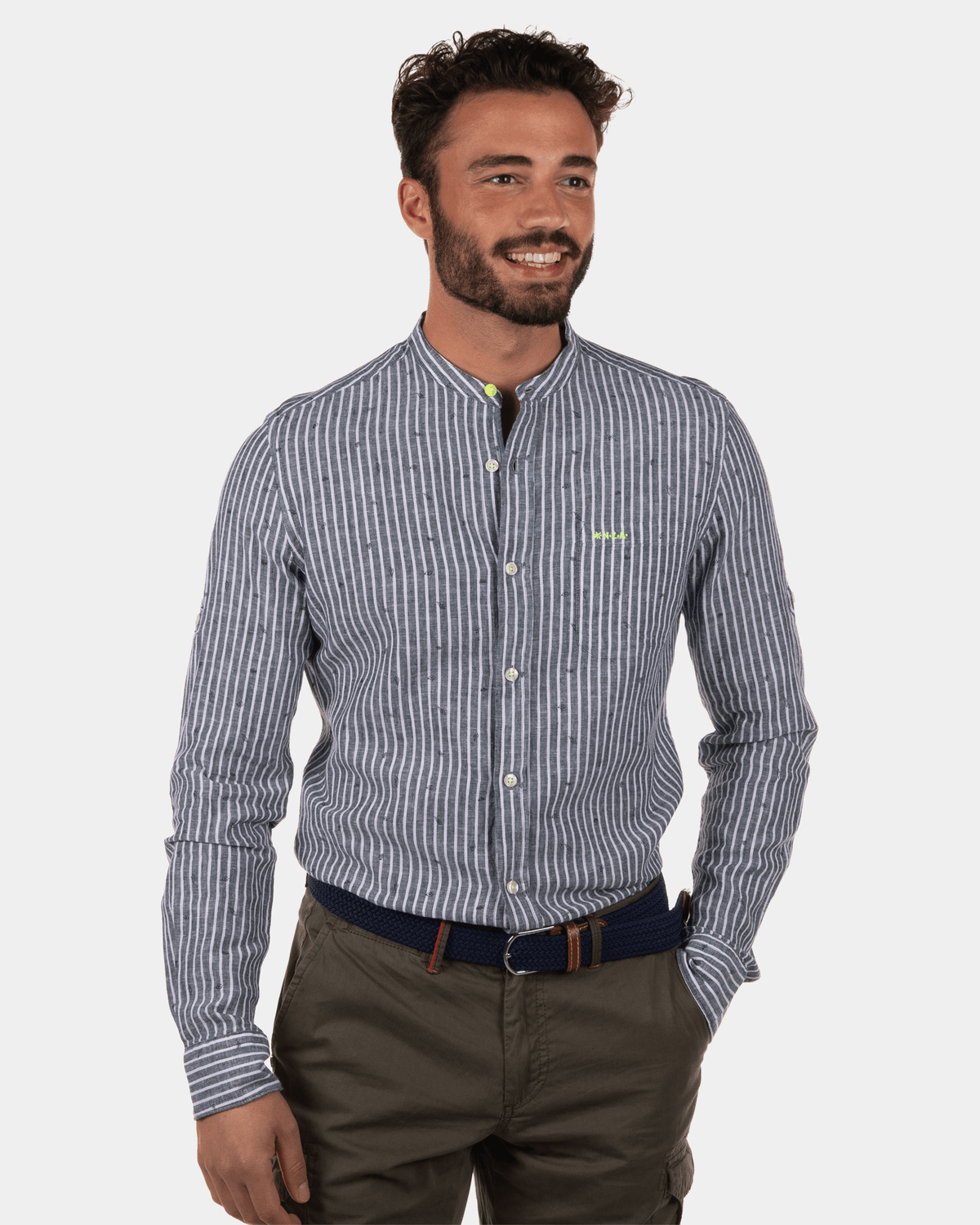 Camisa Rotonuiaha de lino a rayas sin cuello - Lead Green