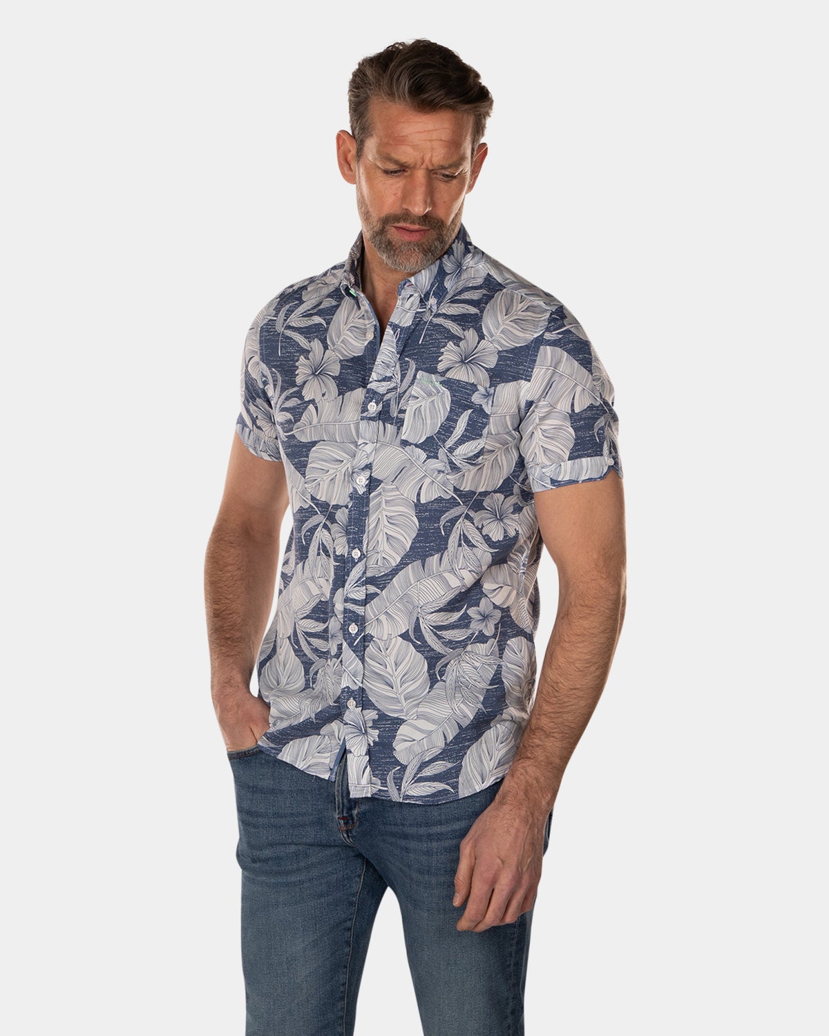 Camisa de manga corta con estampado floral. - Dusk Navy