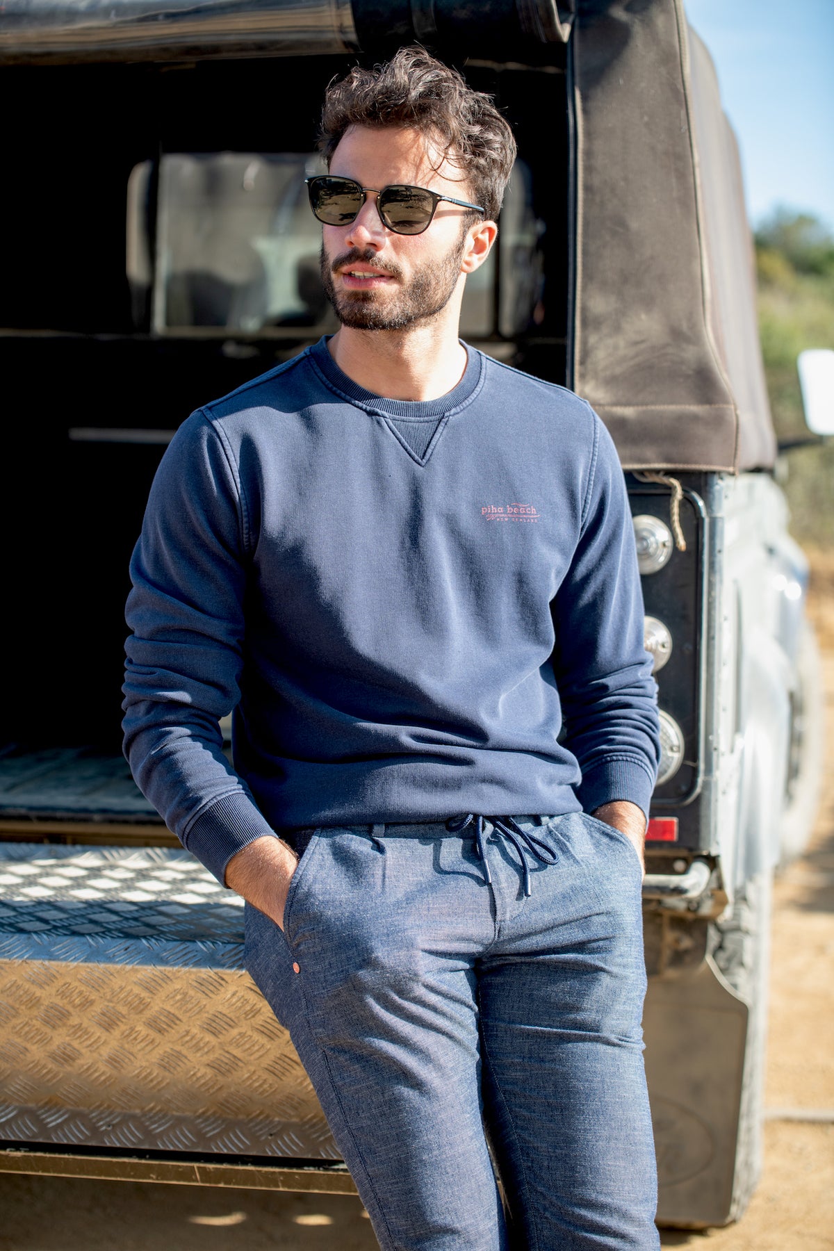 Einfarbiger Pullover mit Rundhalsausschnitt - Dusk Navy