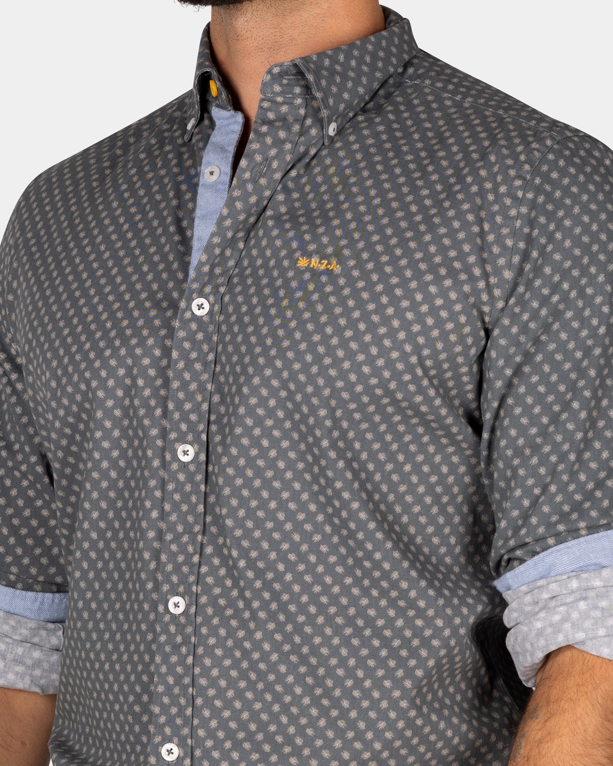 Camisa gris oscuro con puntos blancos - Ash Grey