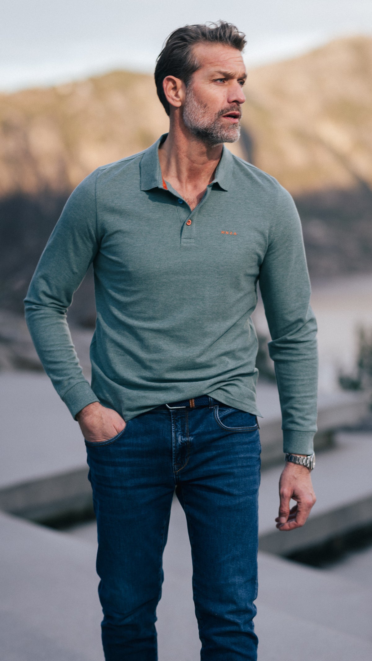 Grünes Baumwoll Poloshirt mit langen Ärmeln - Pebble Green