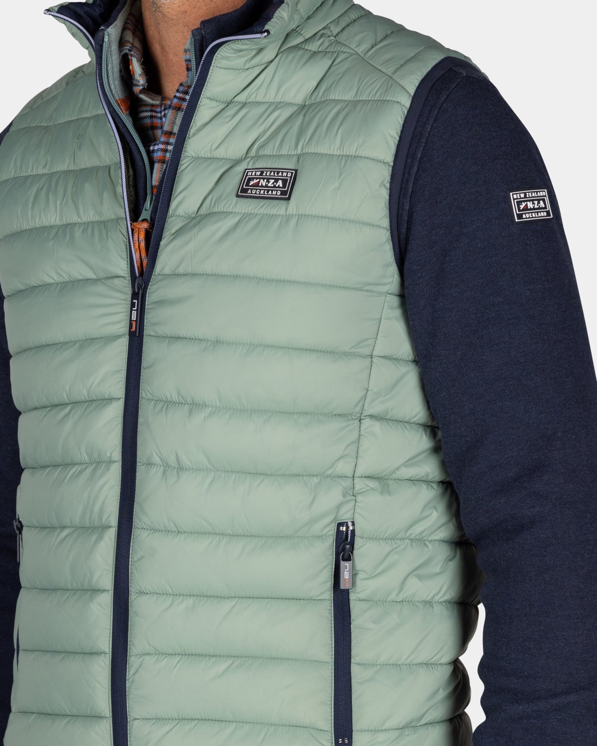 Groene gewatteerde bodywarmer - Pebble Green