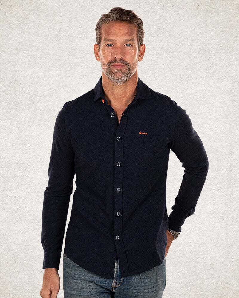 Camisa de algodón azul oscuro con manga larga. - Pitch Navy