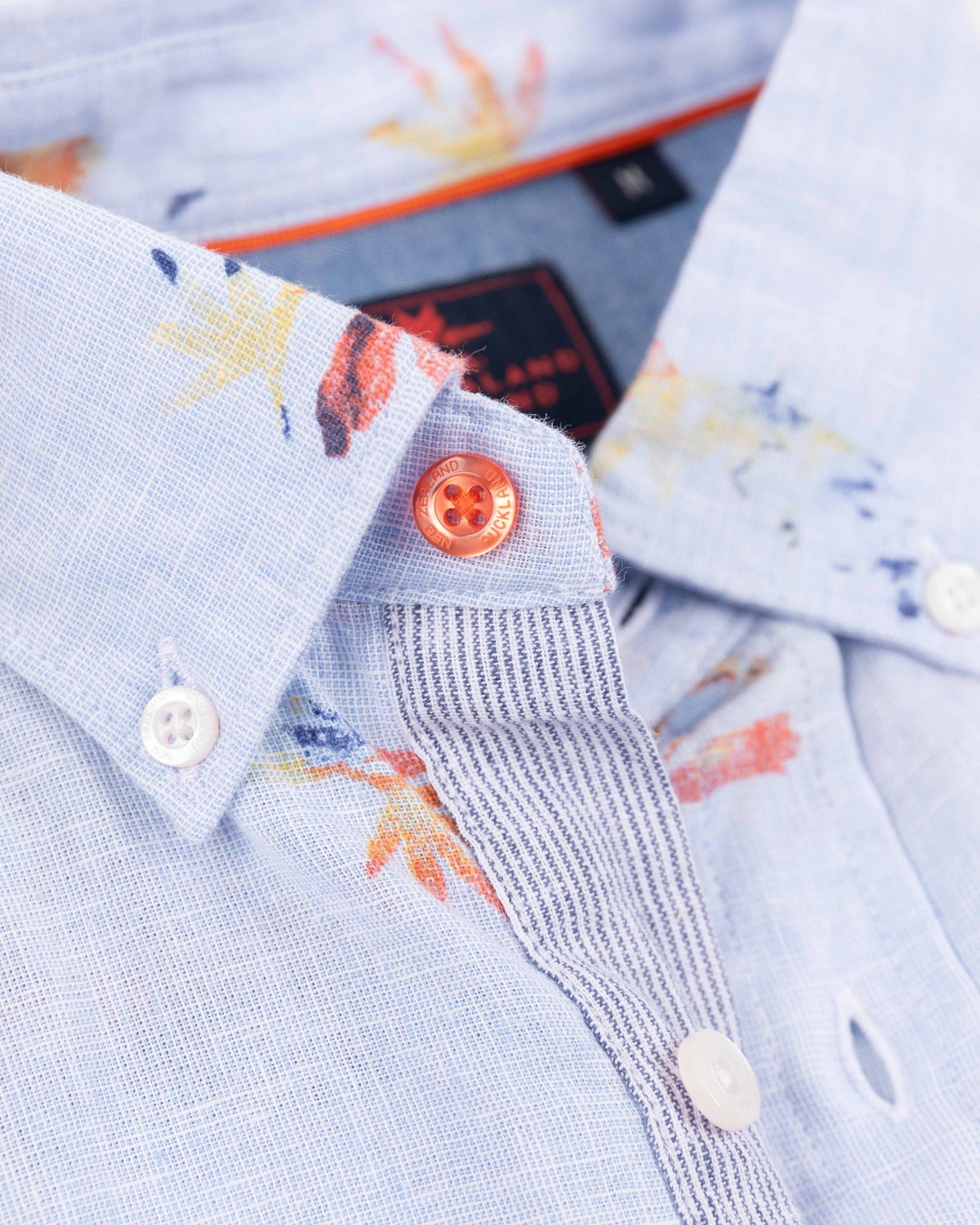 Camisa de lino con estampado floral. - Rhythm Blue