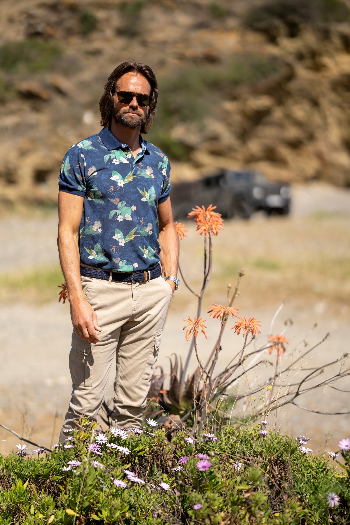 Dunkelblaues Poloshirt mit Blumen - Traditional Navy