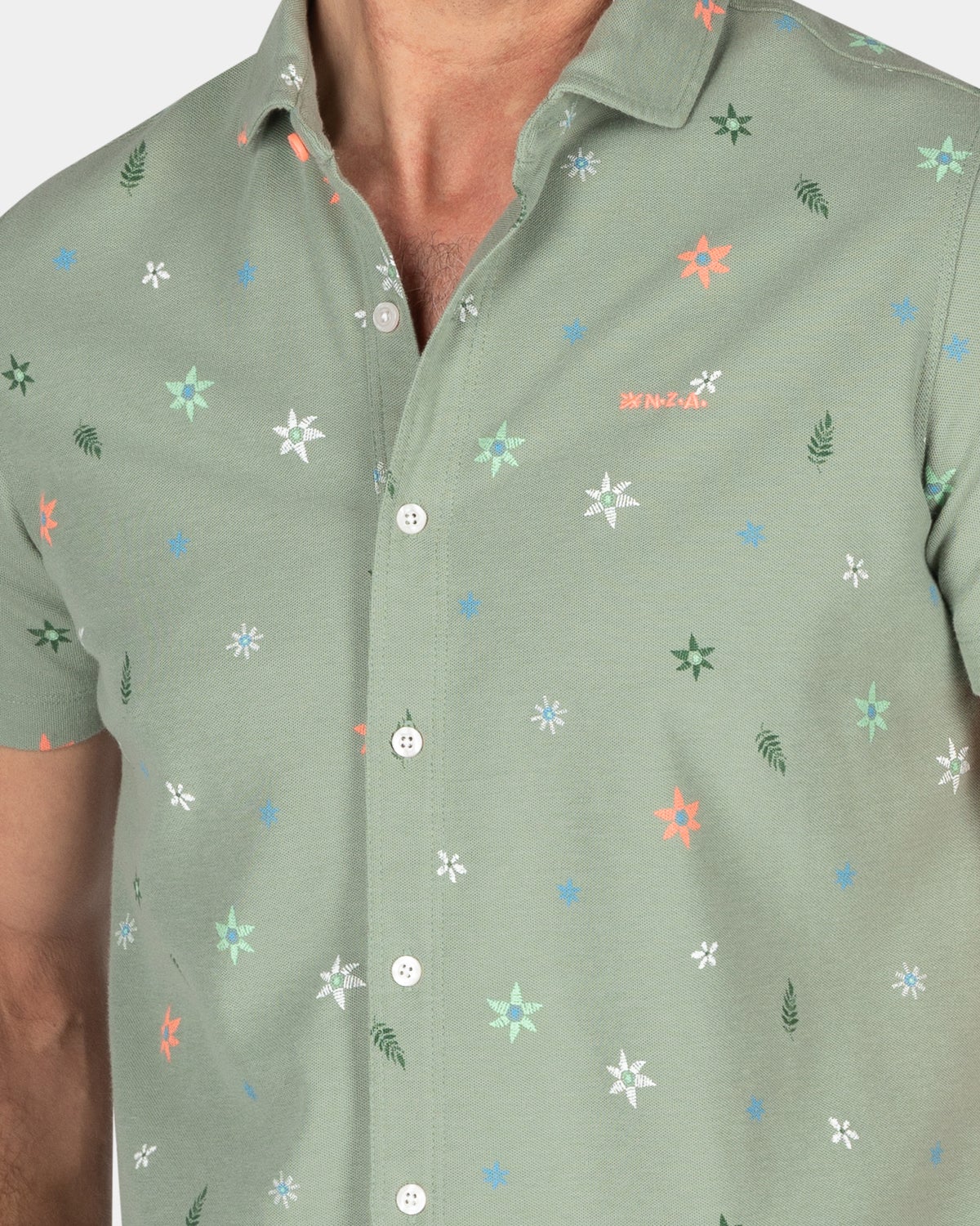 Green shirt with flowerprint - Mellow Army