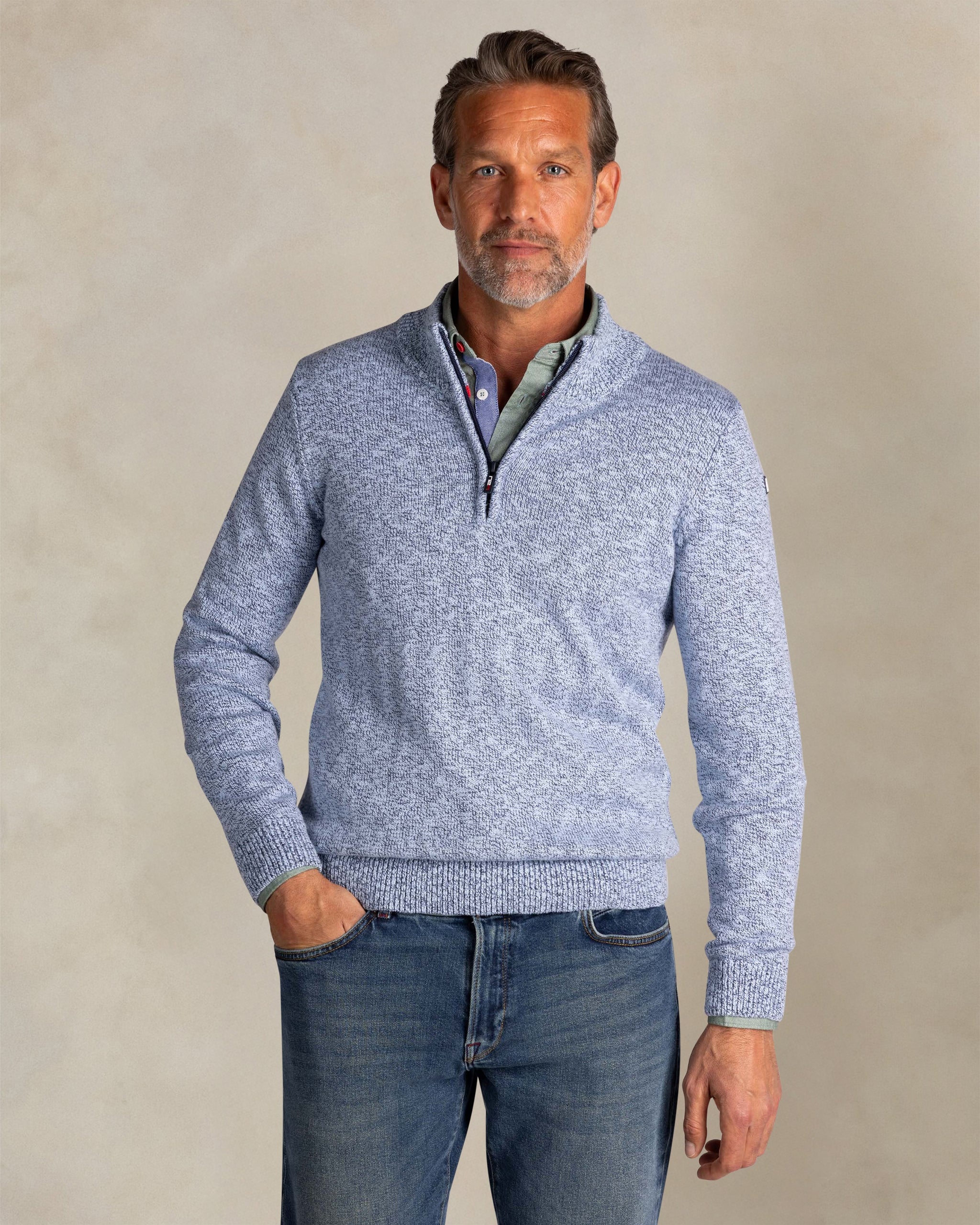 Blaue Baumwoll-Halbreißverschluss-Pullover Blaue Baumwoll-Halbreißverschluss-Pullover