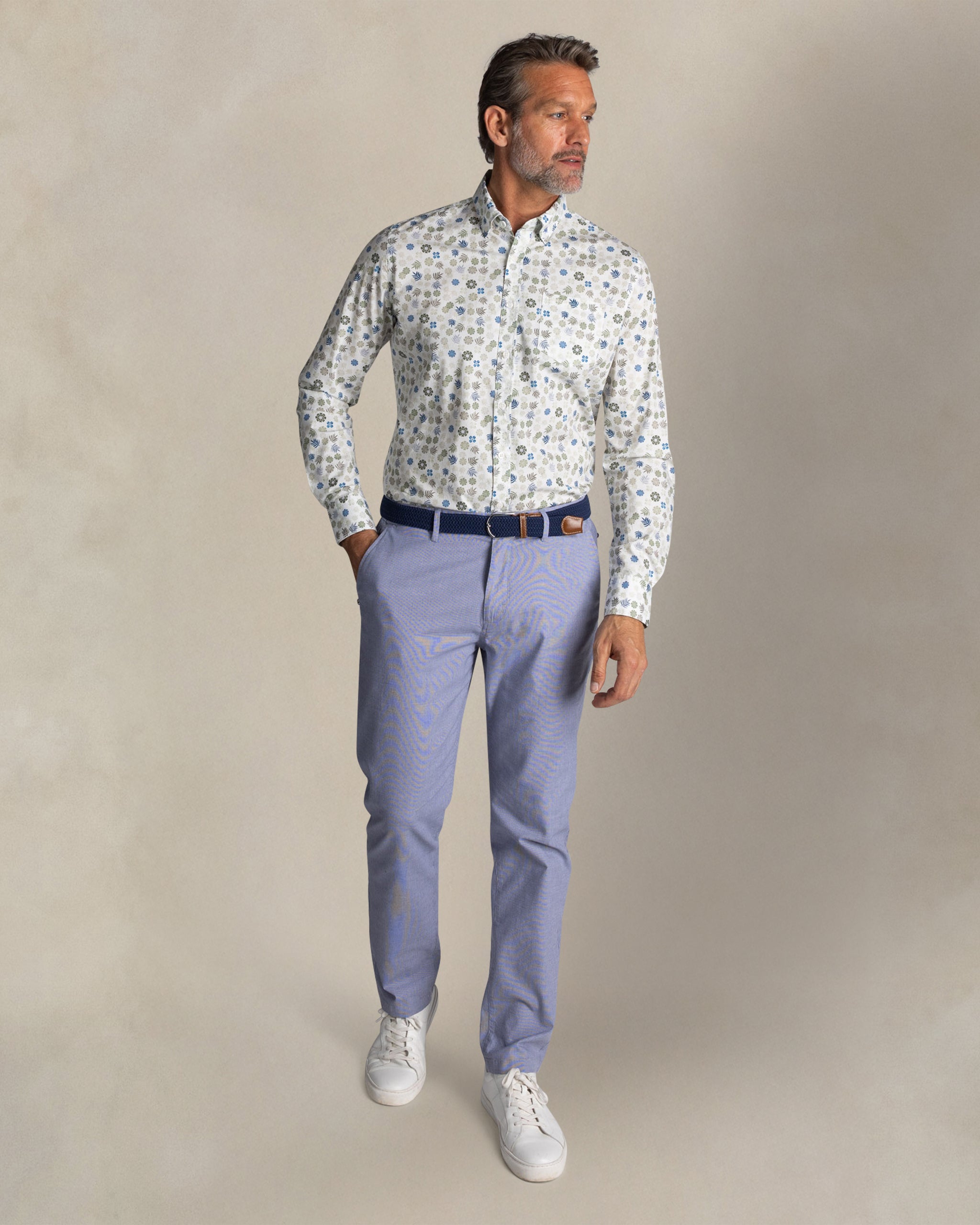 Ecru geblümtes Stretchhemd aus Baumwolle Ecru geblümtes Stretchhemd aus Baumwolle