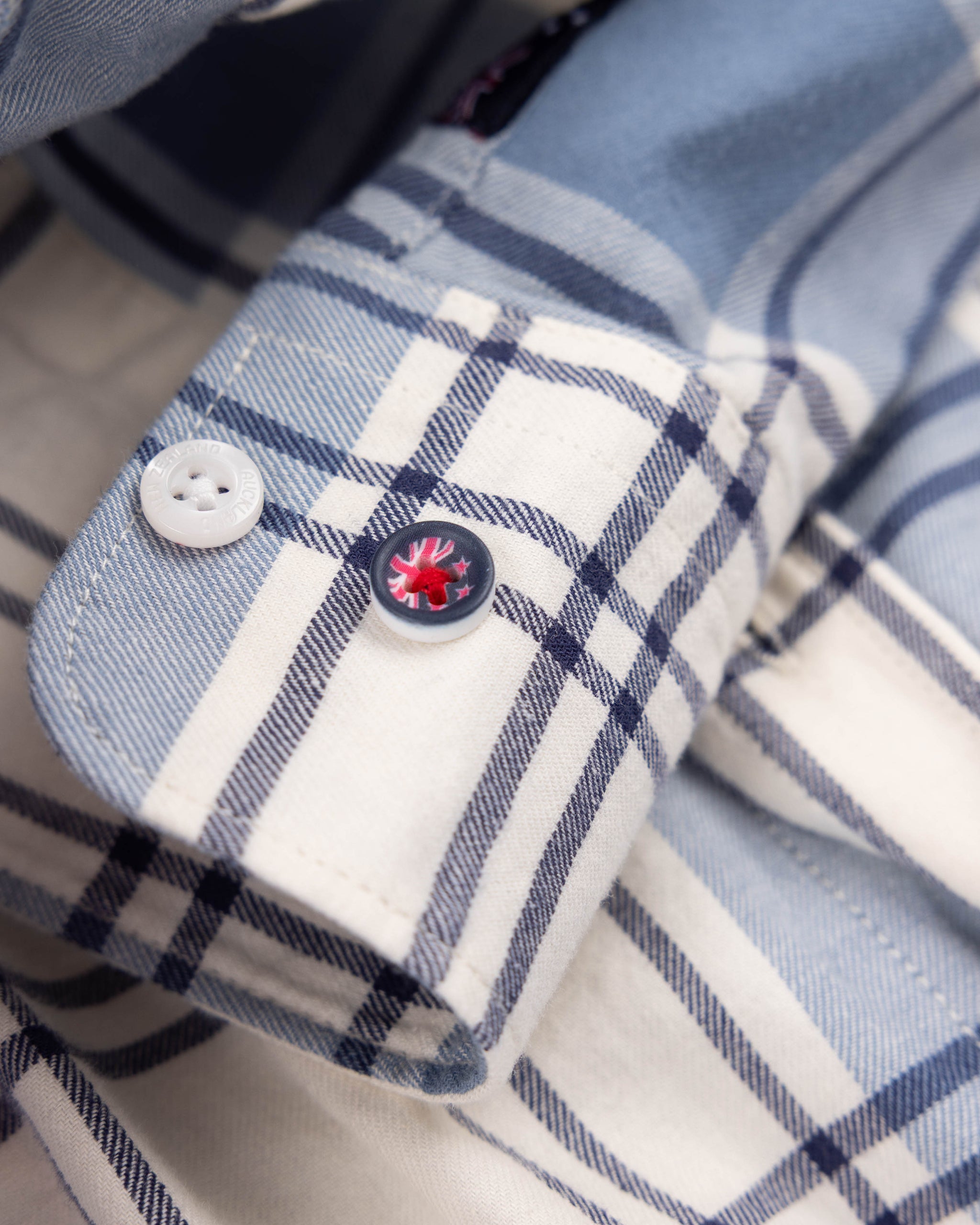 Wit katoenen geruit overhemd Wit katoenen geruit overhemd