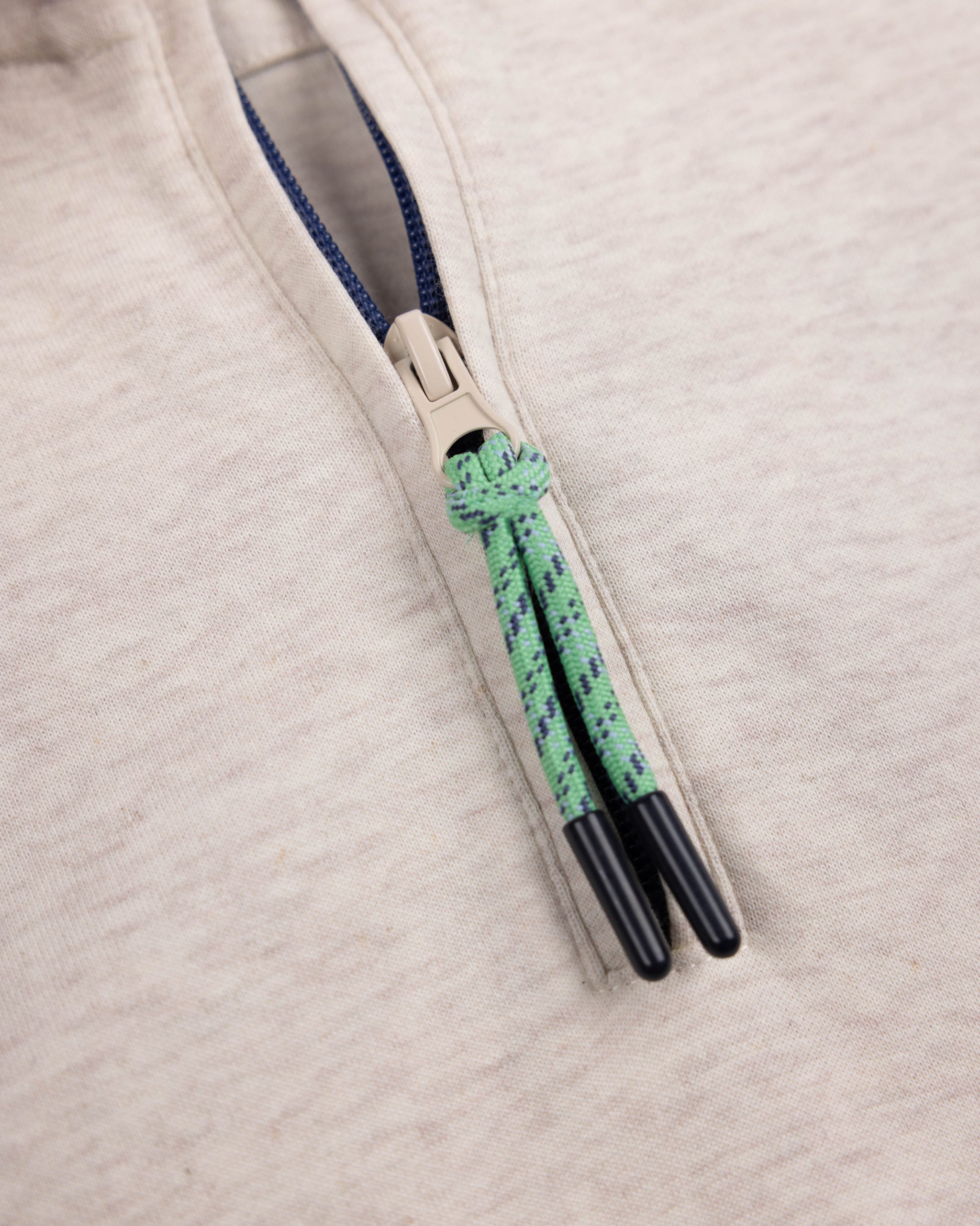 Beige trui met halve rits Beige trui met halve rits