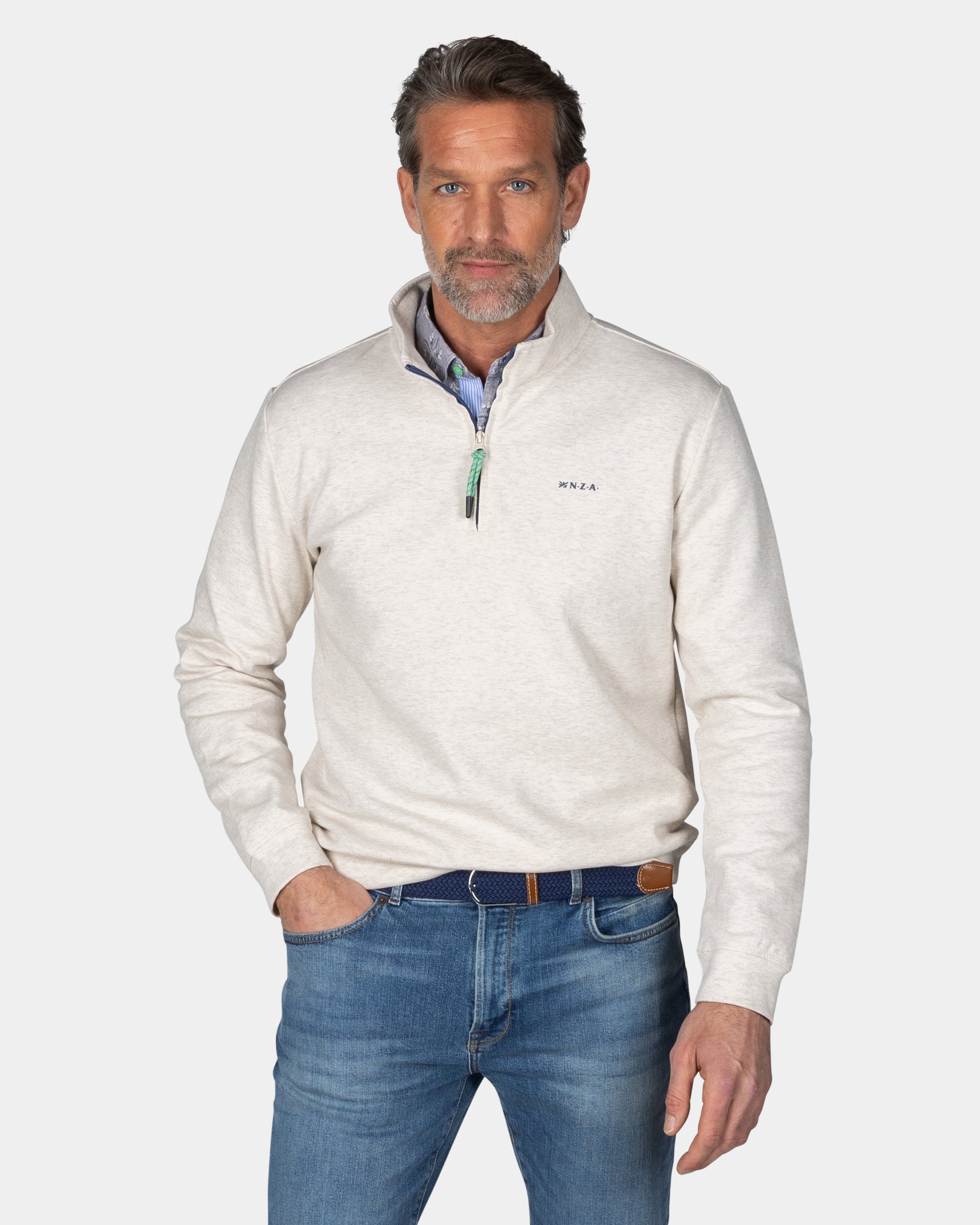 Beige trui met halve rits Beige trui met halve rits