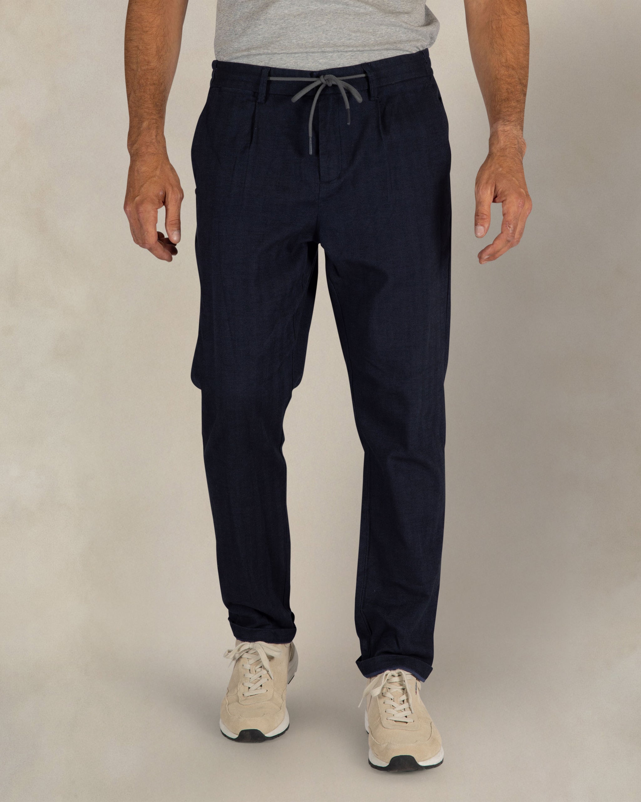 Chino extensible à chevrons bleu marine Wellington Chino extensible à chevrons bleu marine Wellington