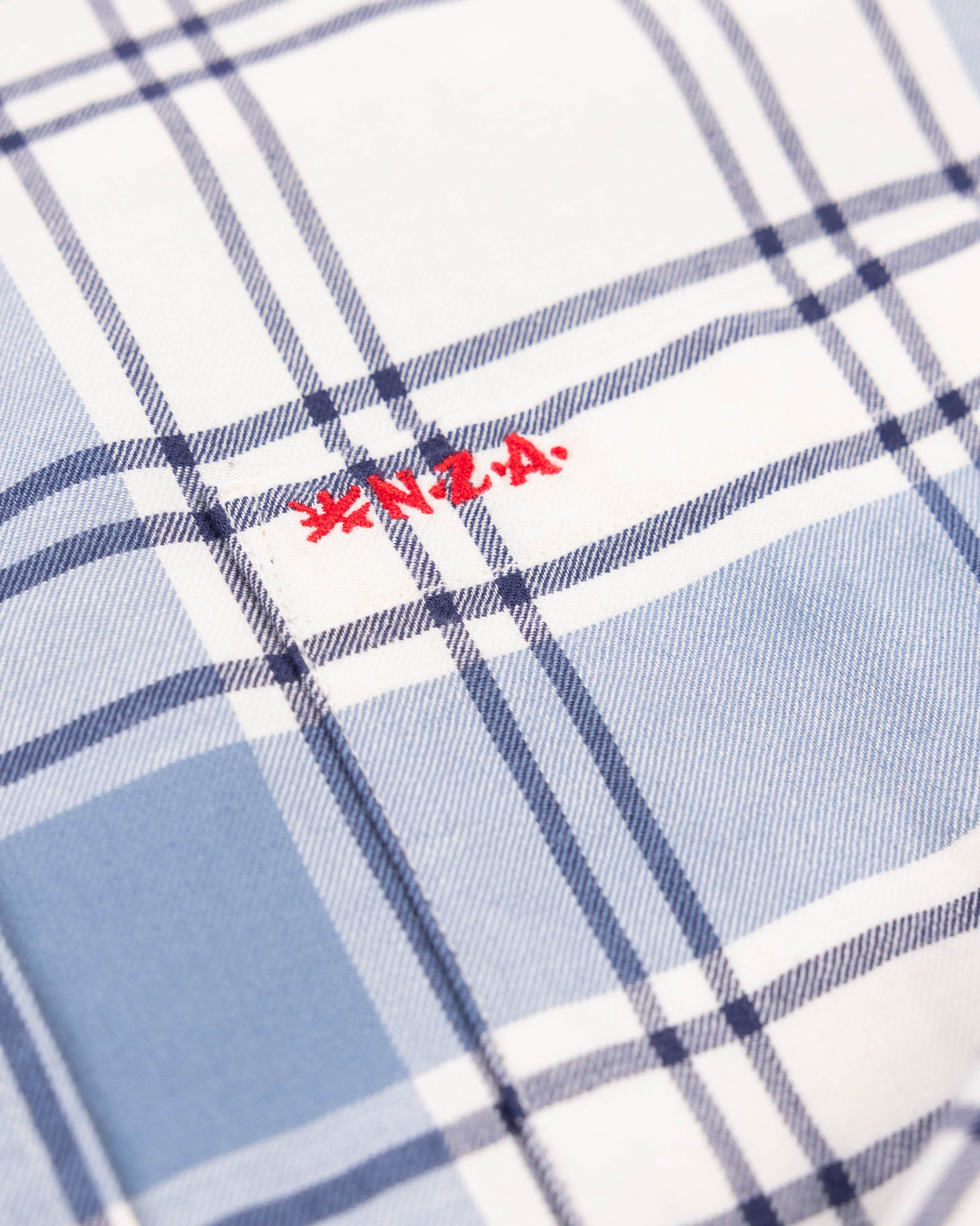 Wit katoenen geruit overhemd Wit katoenen geruit overhemd