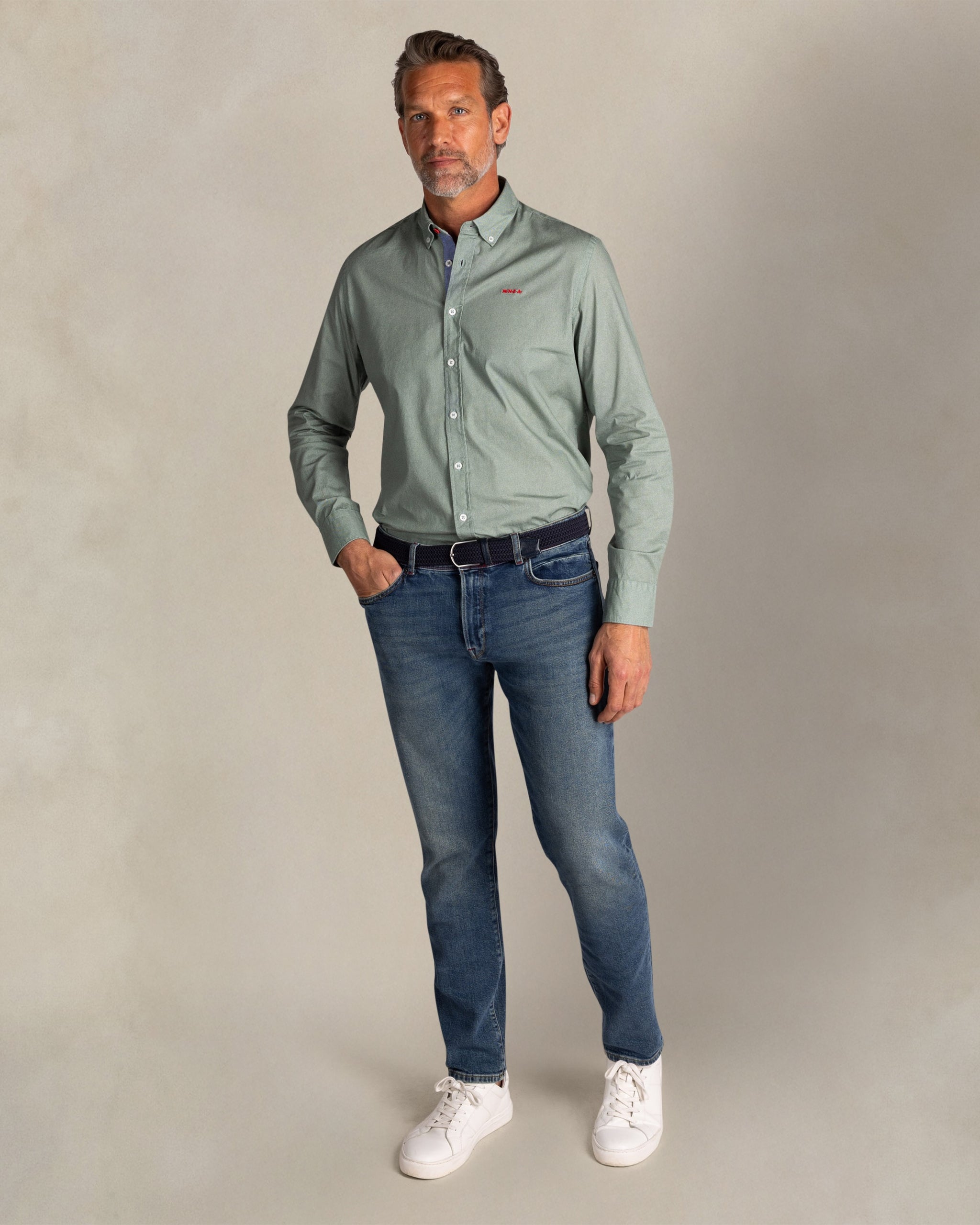 Grünes Baumwollhemd mit Stretch Grünes Baumwollhemd mit Stretch