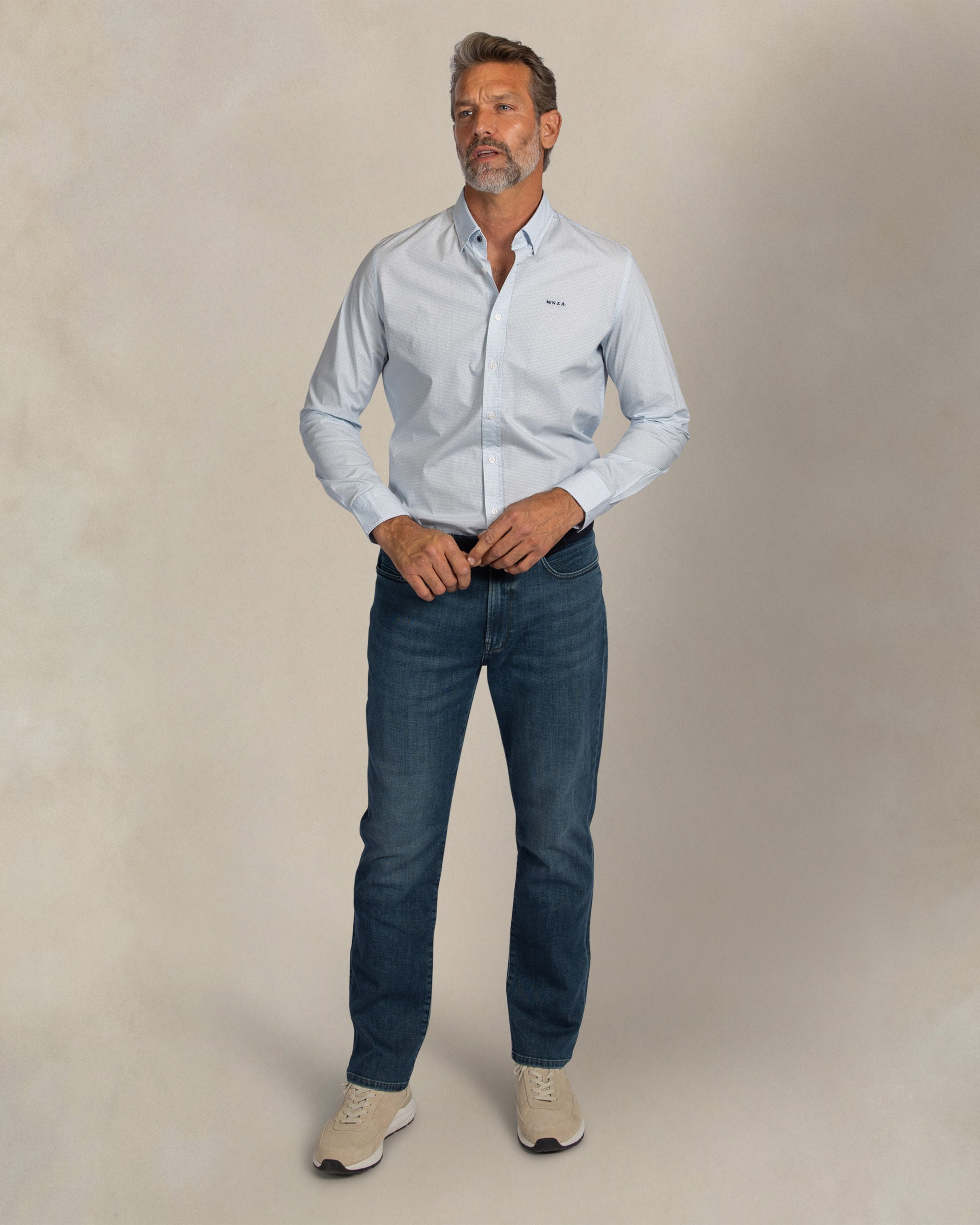 Chemise stretch en coton bleu clair Chemise stretch en coton bleu clair