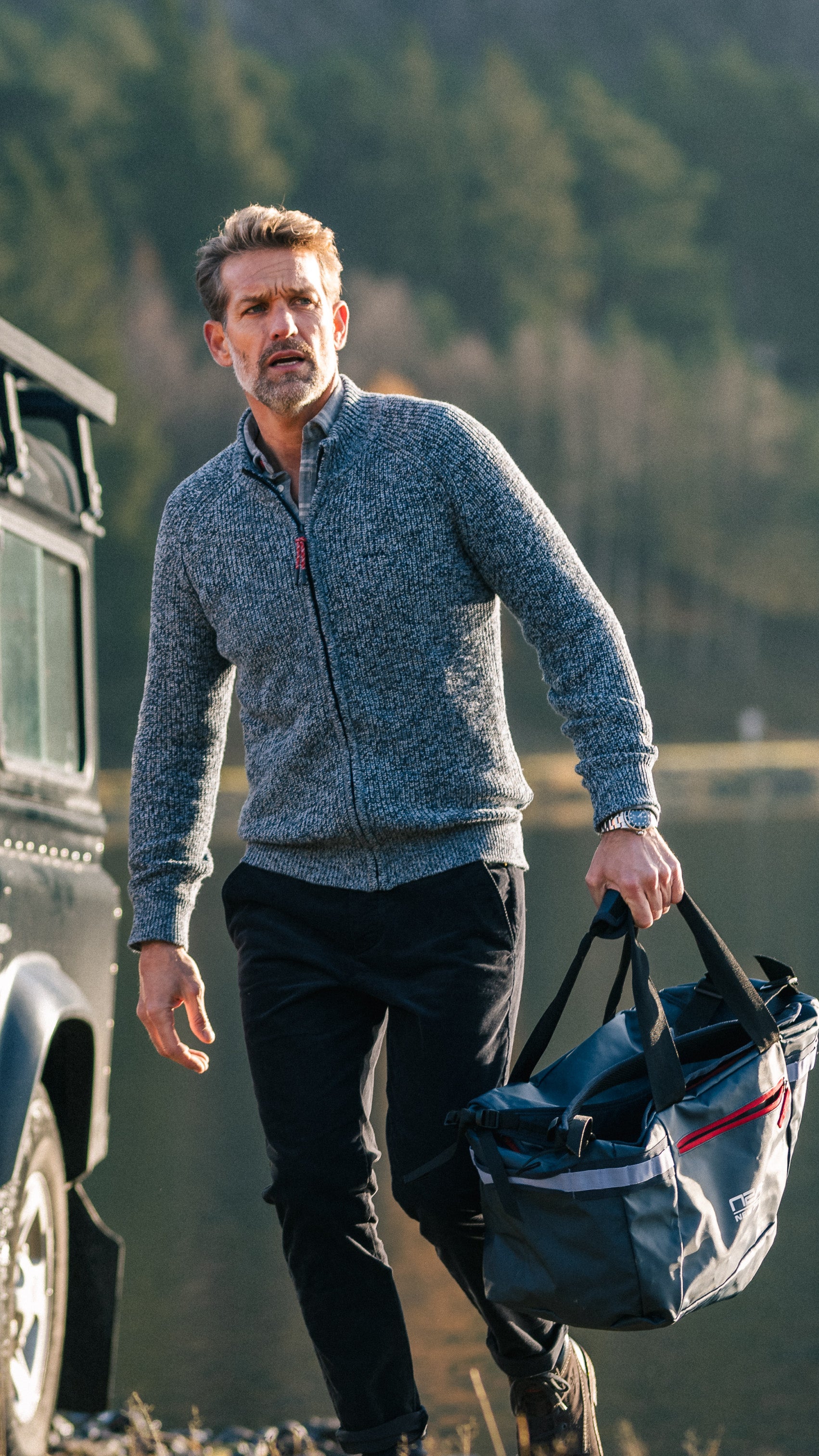 Grobgestrickte blaue Strickjacke - Brave Blue Grobgestrickte blaue Strickjacke - Brave Blue