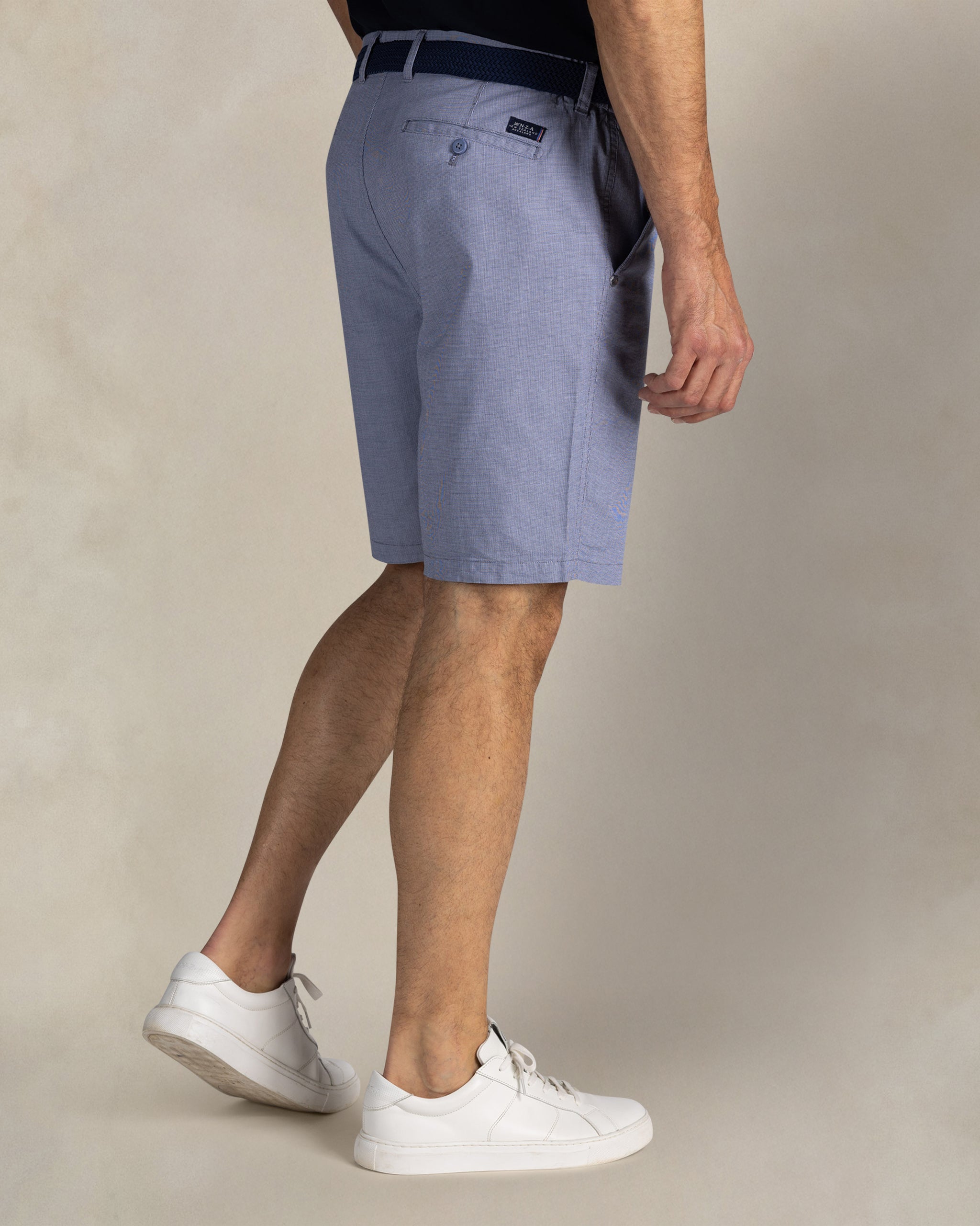 Hellblaue stretch-shorts aus baumwolle Hellblaue stretch-shorts aus baumwolle