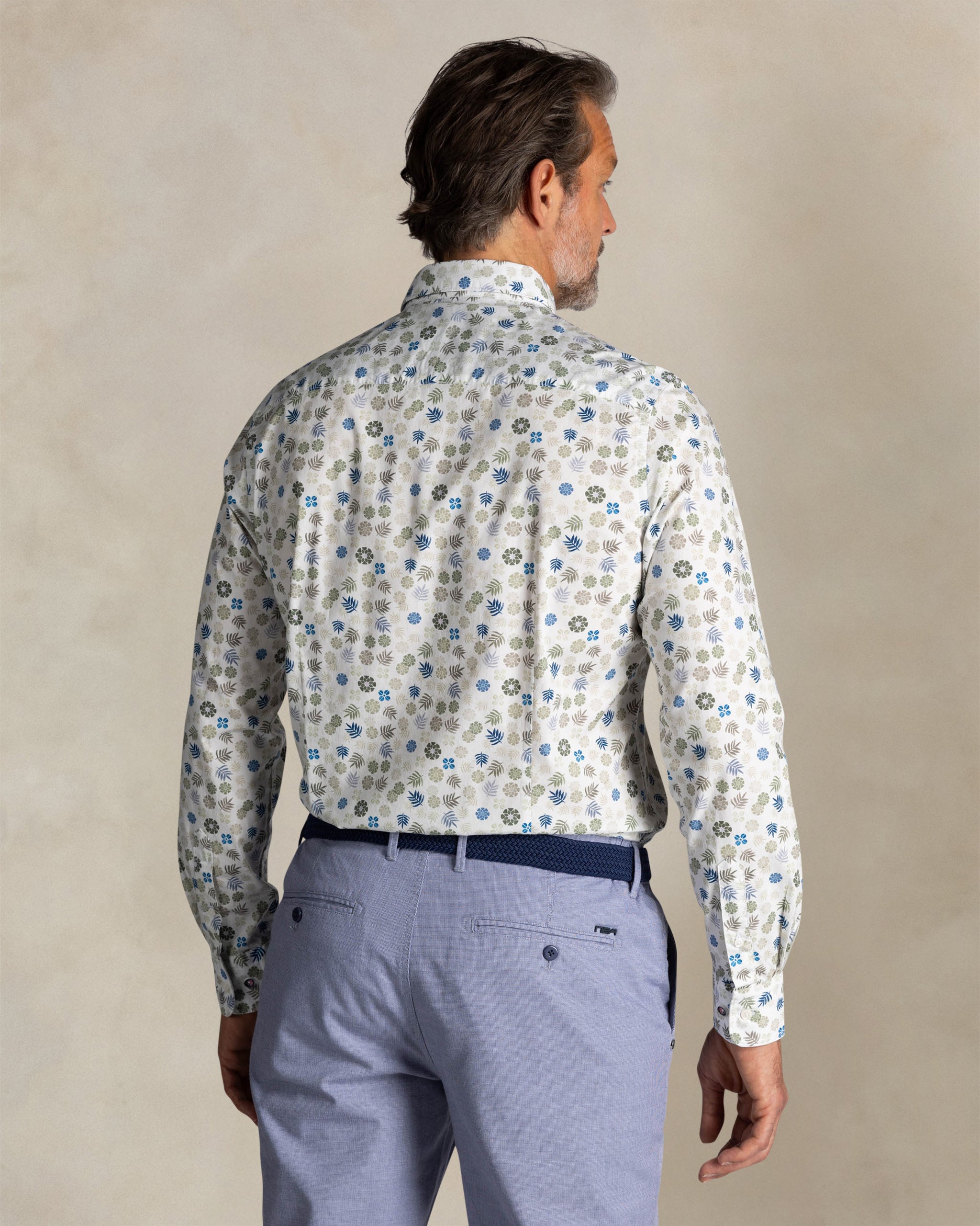 Ecru geblümtes Stretchhemd aus Baumwolle Ecru geblümtes Stretchhemd aus Baumwolle