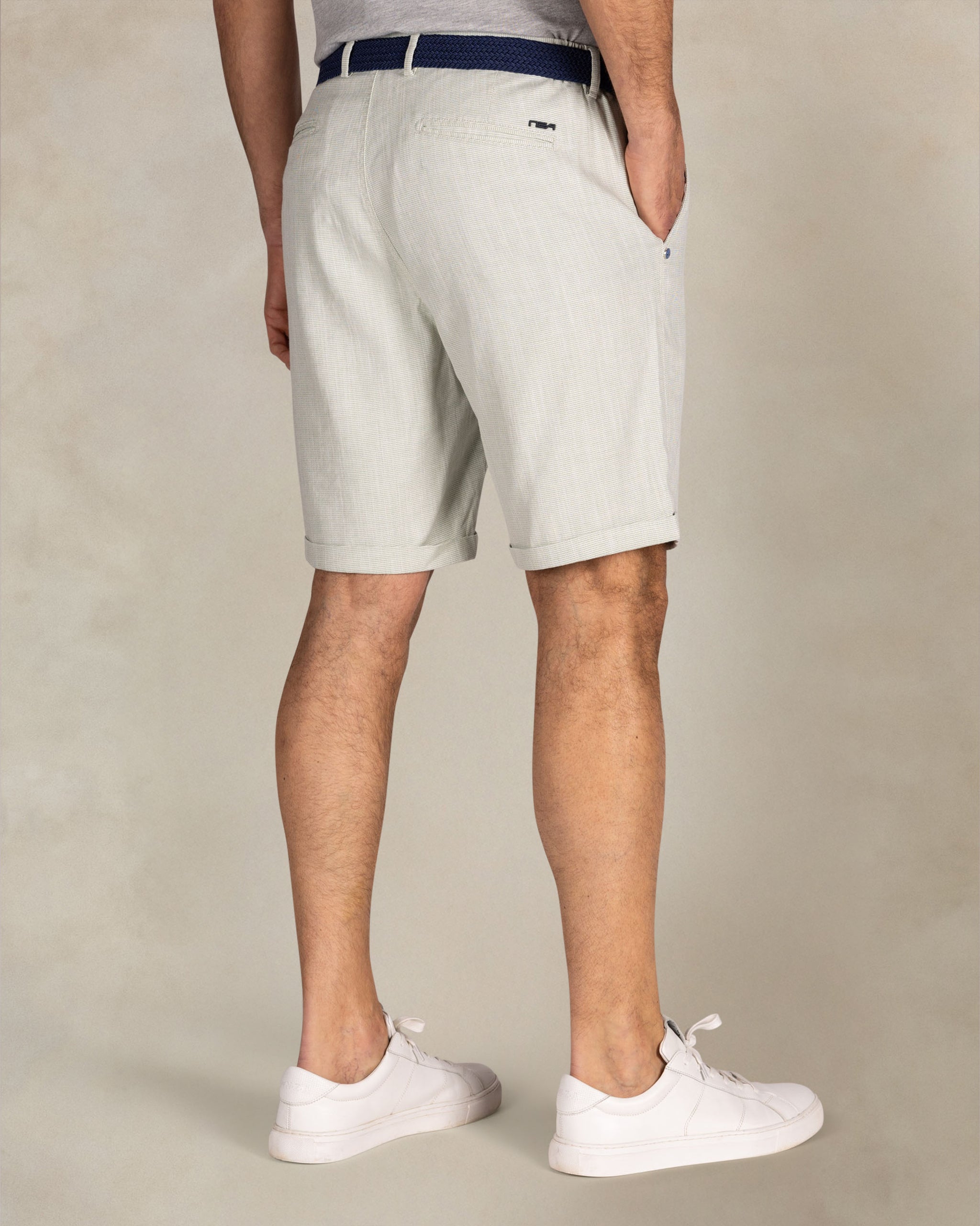 Lichtgroene chino shorts van katoen met linnen en tencel Lichtgroene chino shorts van katoen met linnen en tencel