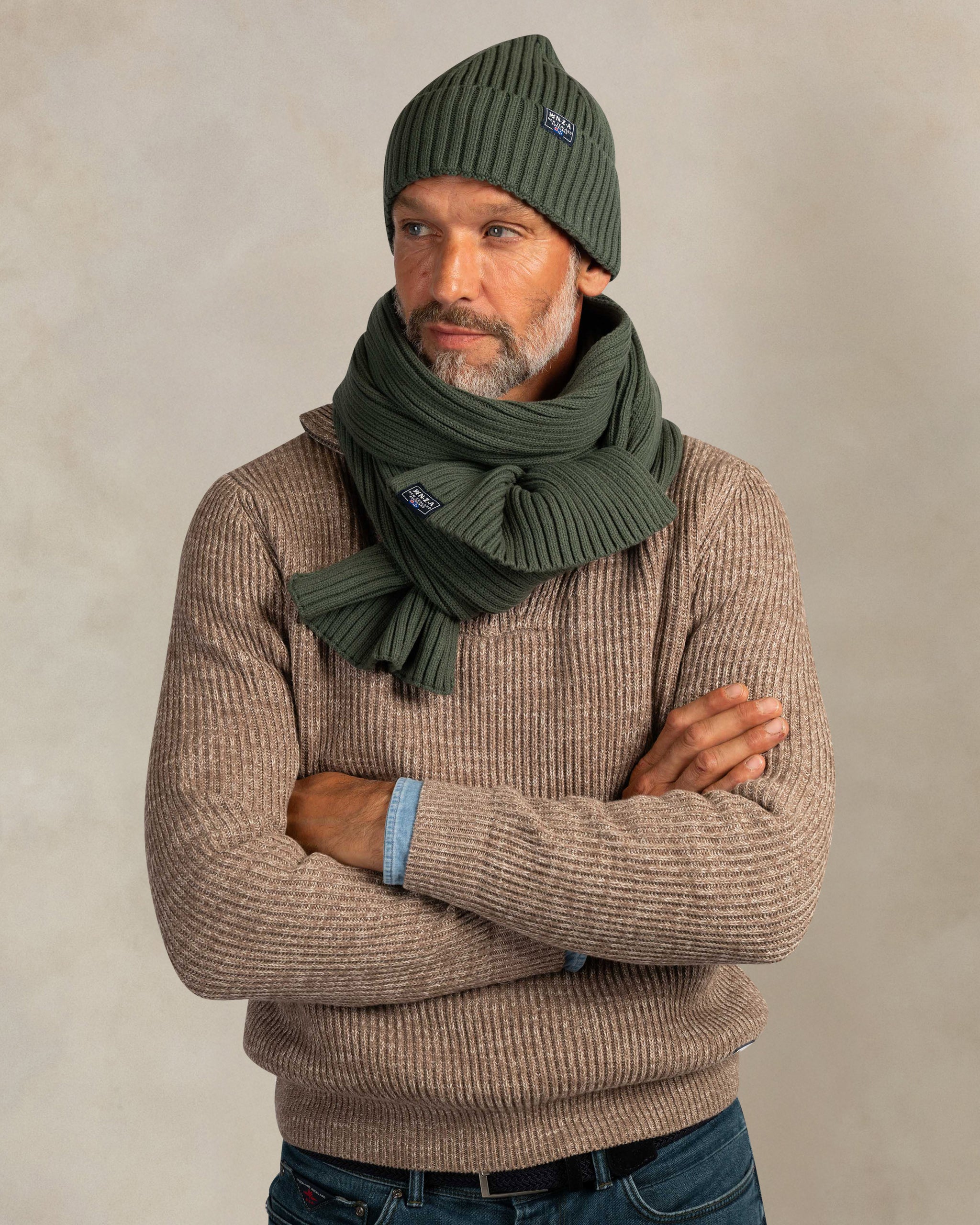 Bonnet vert en tricot Bonnet vert en tricot