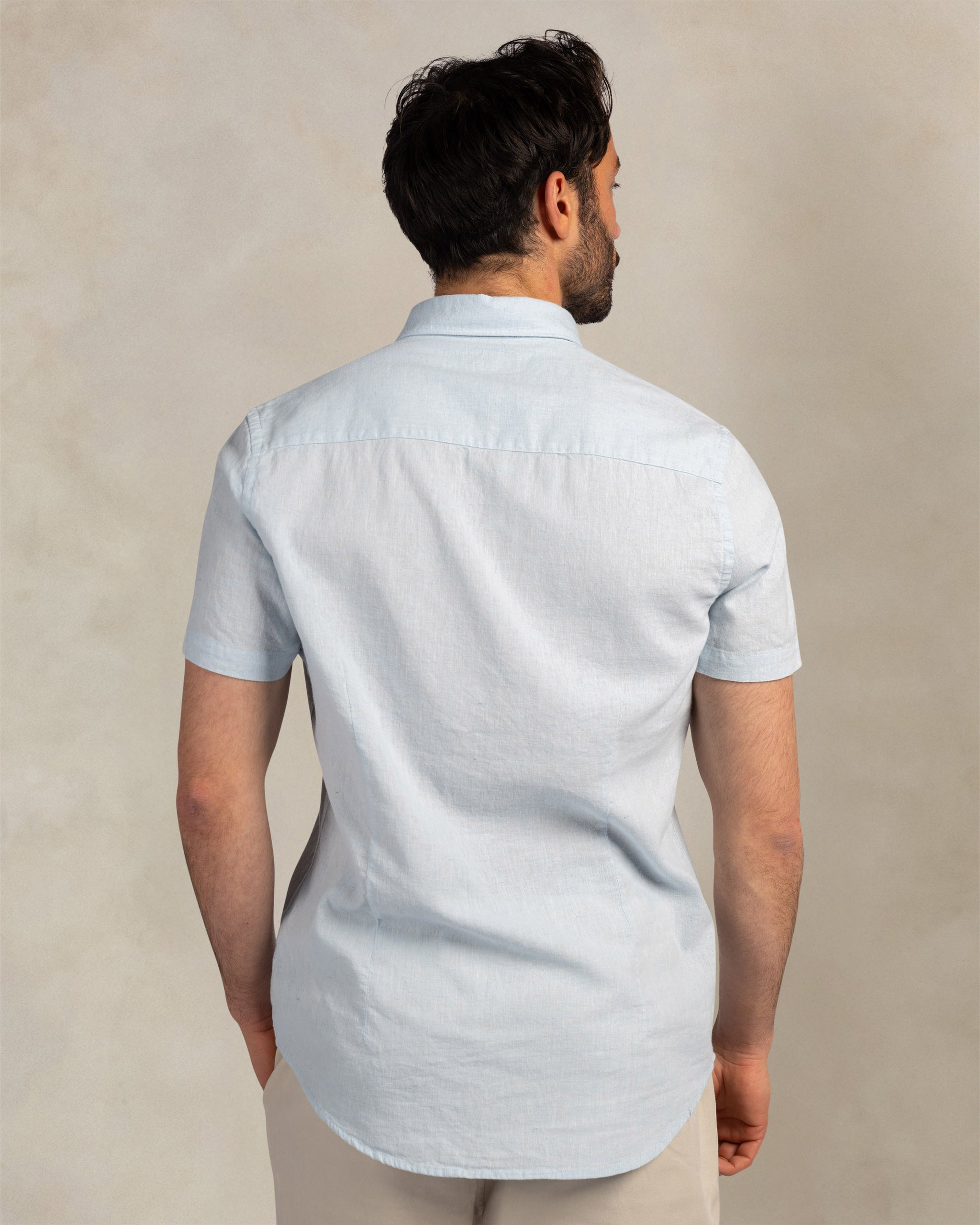 Lichtblauw linnen overhemd korte mouw Lichtblauw linnen overhemd korte mouw
