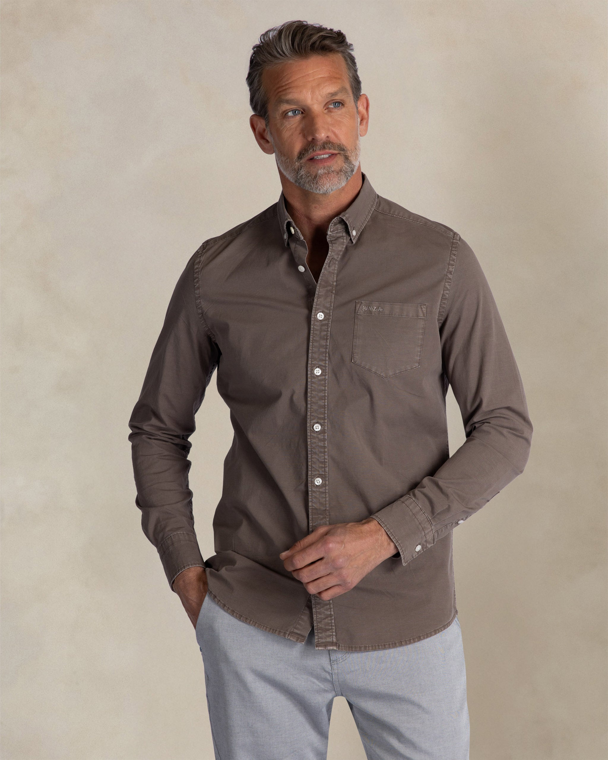 Lichtbruine chemise en coton stretch Lichtbruine chemise en coton stretch