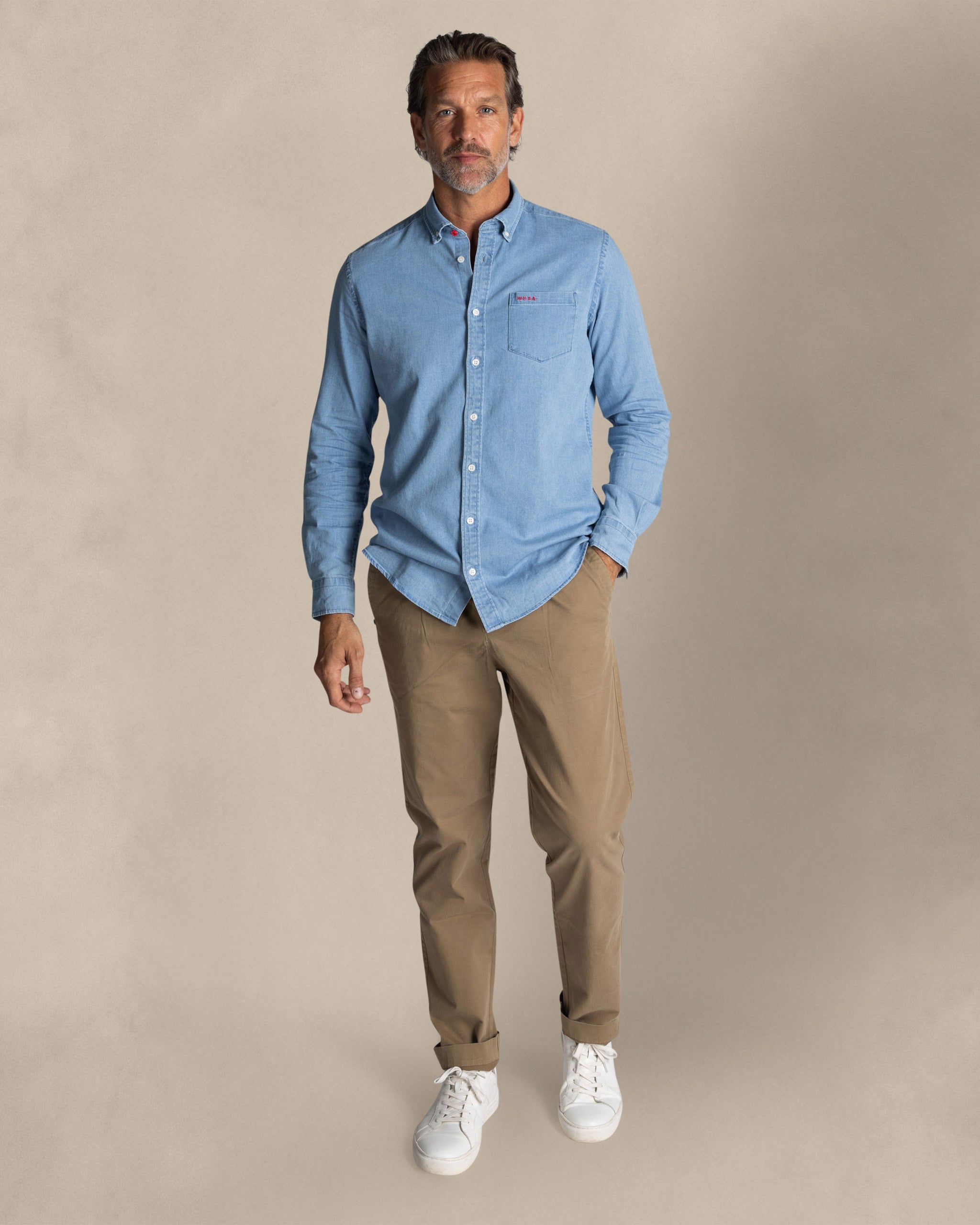 Blaues Baumwoll-Stretchhemd Blaues Baumwoll-Stretchhemd