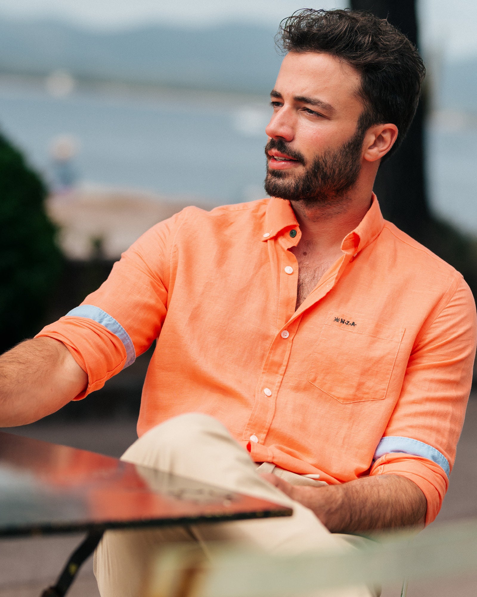 Linnen oranje overhemd met lange mouw Linnen oranje overhemd met lange mouw