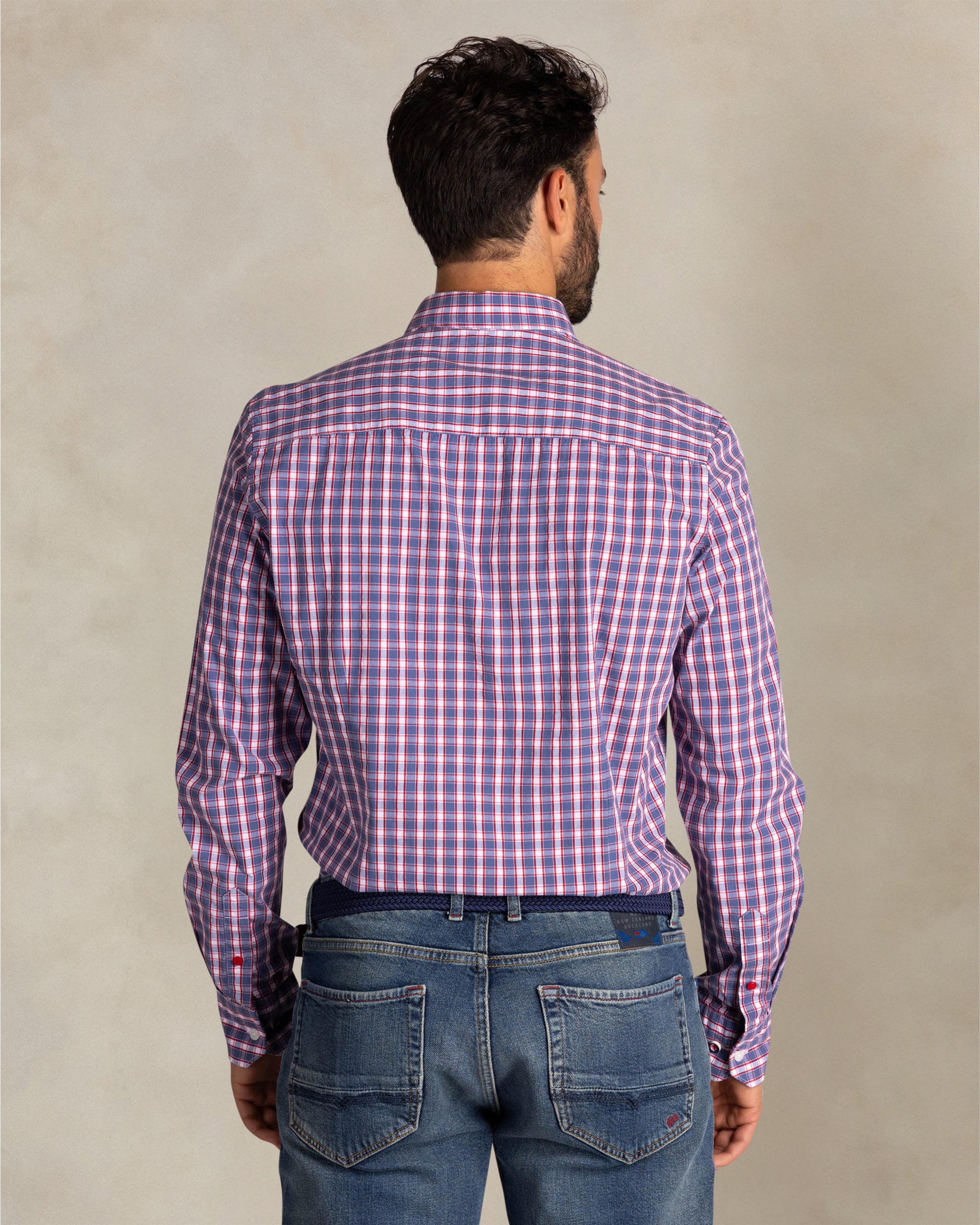 Blaues kariertes Baumwollhemd Blaues kariertes Baumwollhemd