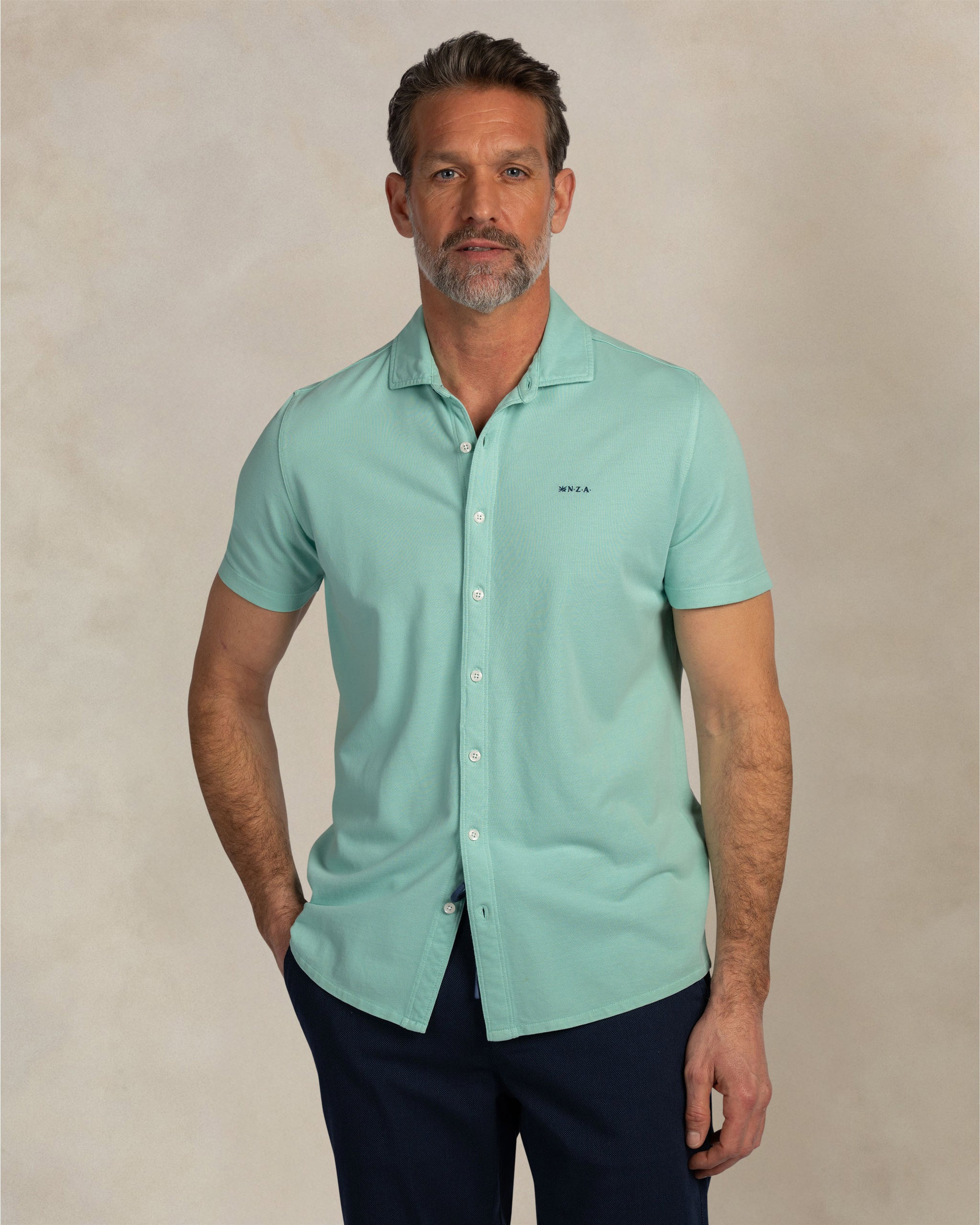 Camisa de piqué de algodón verde claro de manga corta Camisa de piqué de algodón verde claro de manga corta