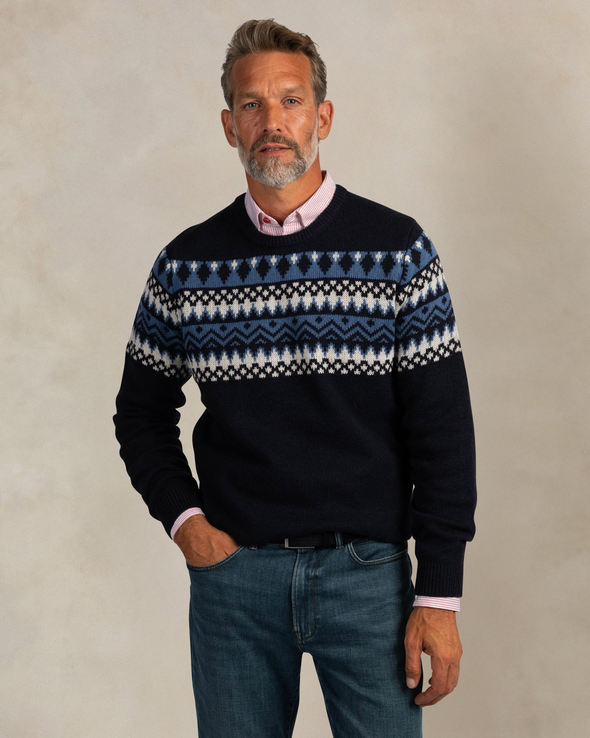 Dunkelblauer Wollpullover mit Druck Dunkelblauer Wollpullover mit Druck