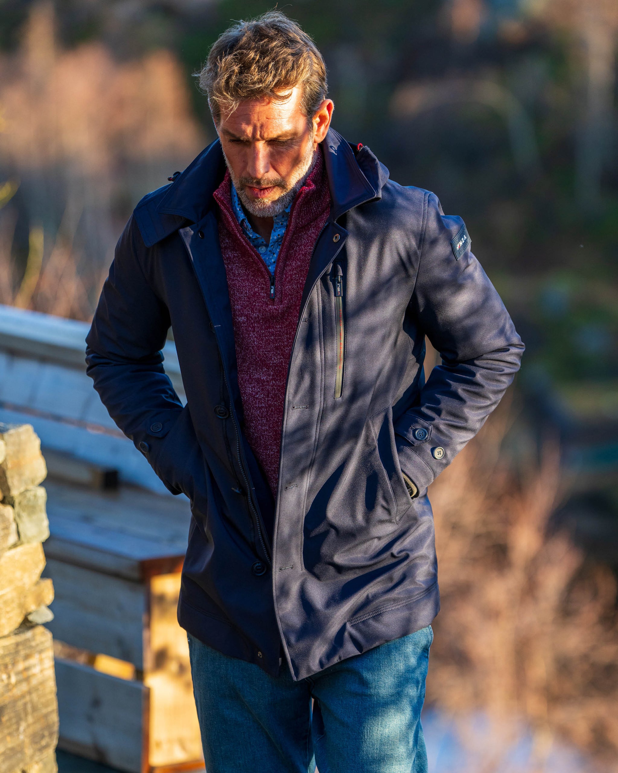 Blauer stretchjacke aus polyester Blauer stretchjacke aus polyester