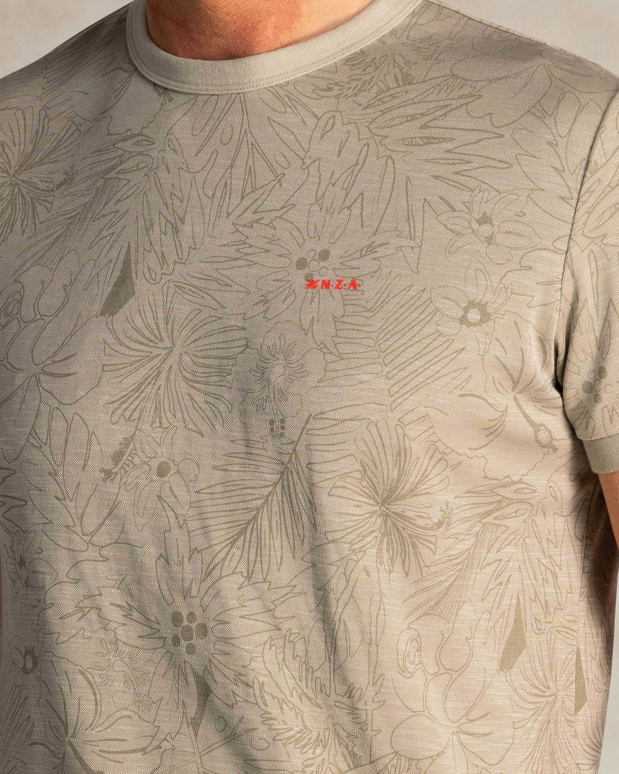 Green round-neck T-shirt with leaf print Green round-neck T-shirt with leaf print