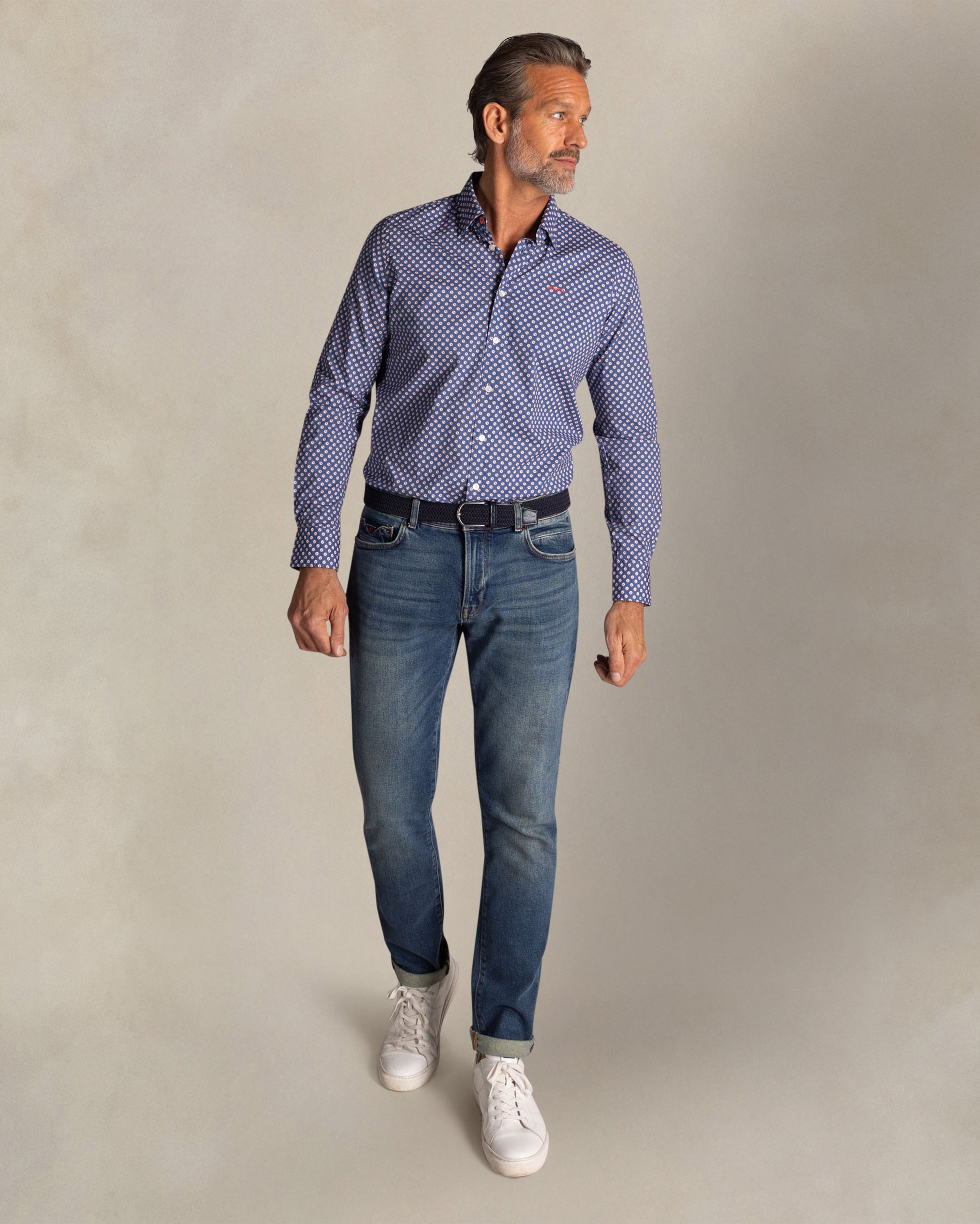 Blauwe katoenen overhemd met print Blauwe katoenen overhemd met print