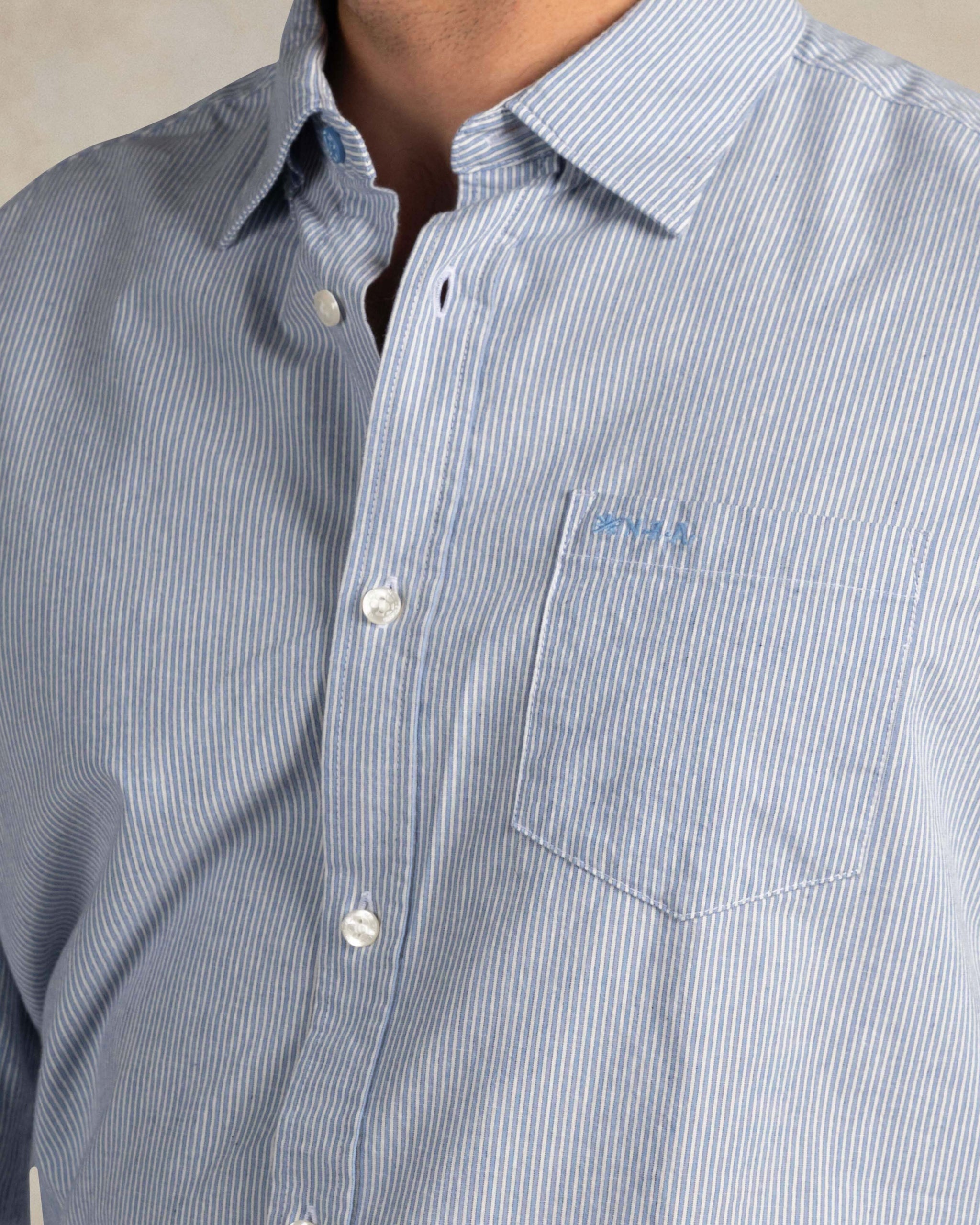 Blauw overhemd met streep Blauw overhemd met streep