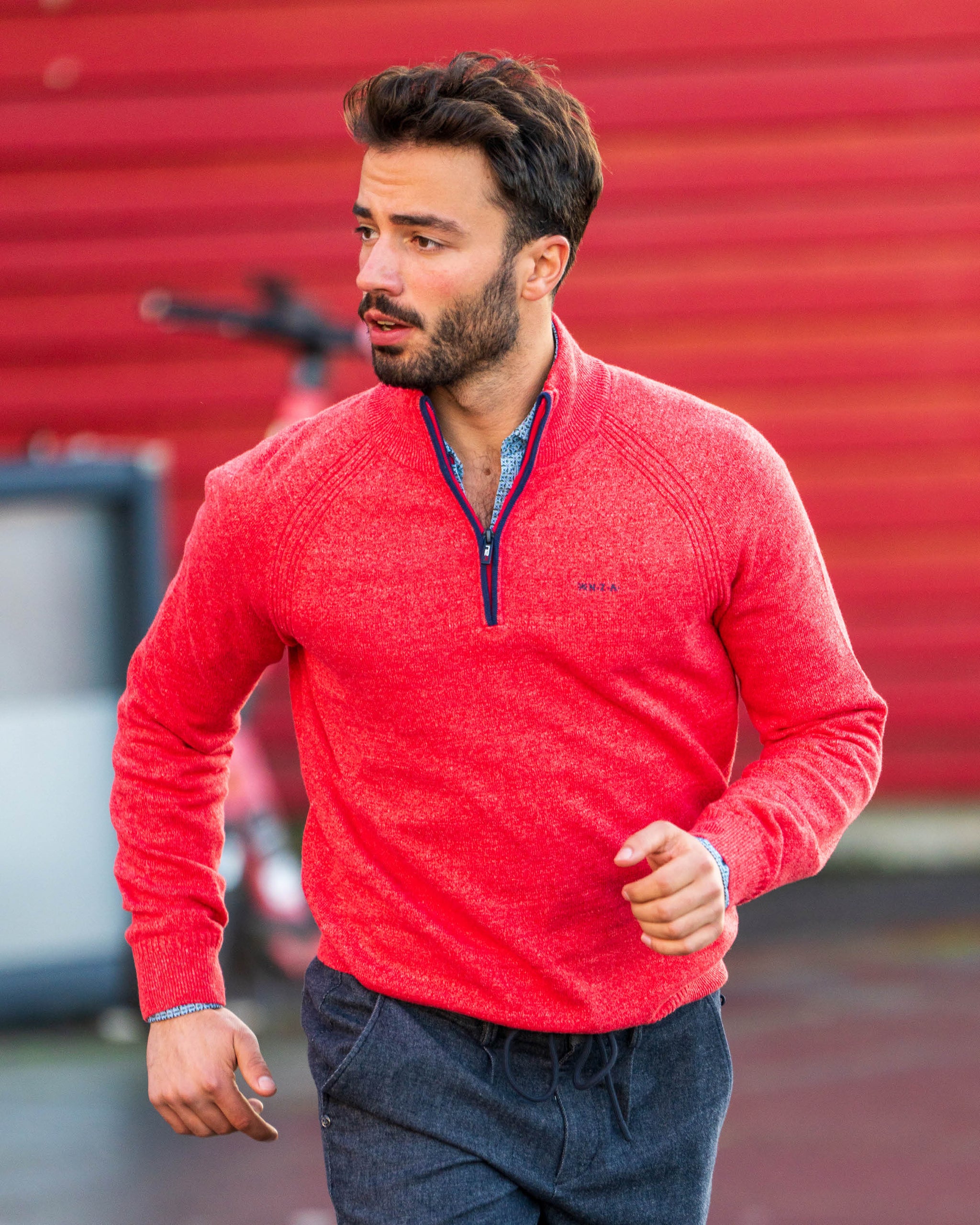 Rote Baumwoll-Halbreißverschluss-Pullover Rote Baumwoll-Halbreißverschluss-Pullover