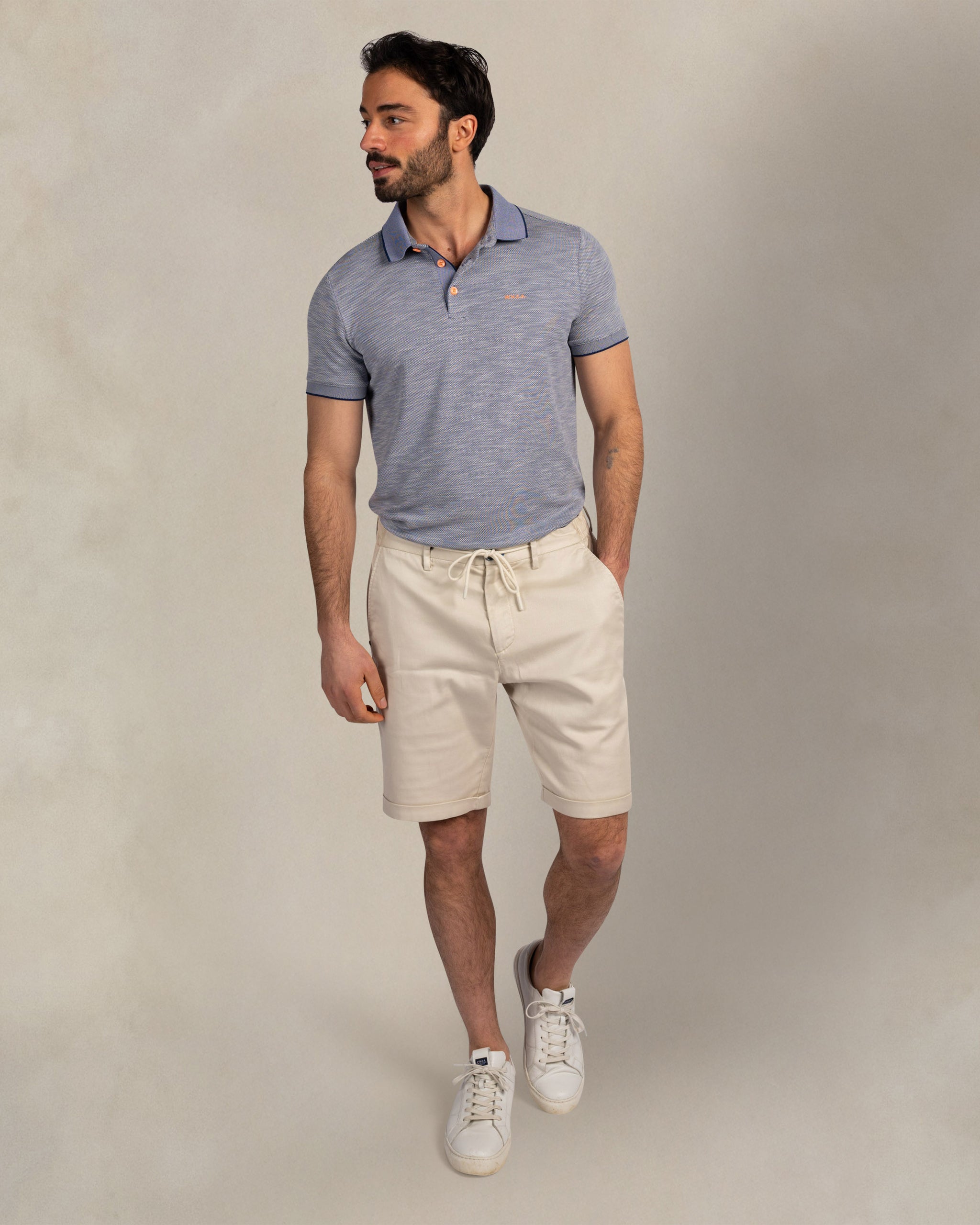 Polo azul oscuro Polo azul oscuro