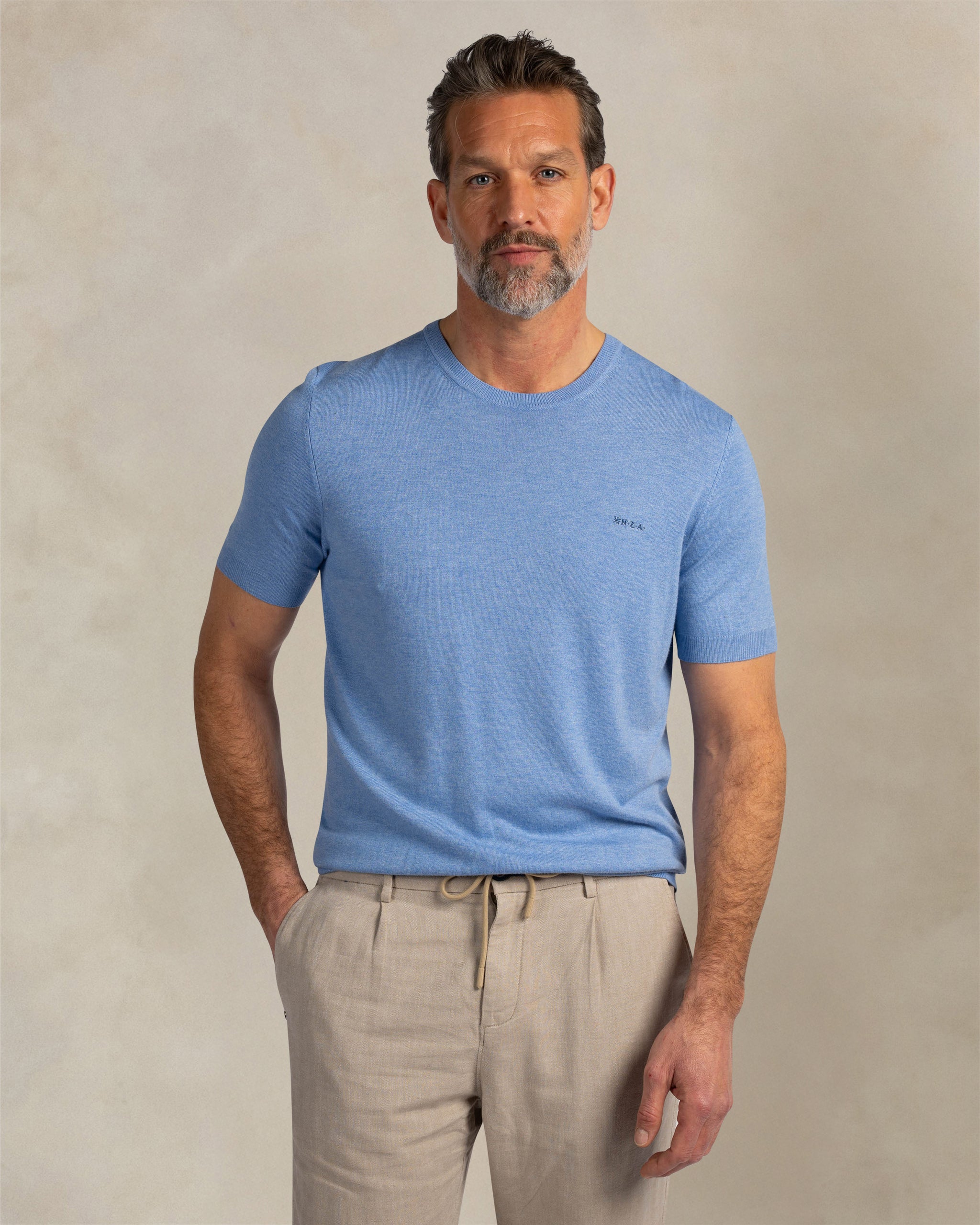 Blauw gebreid t-shirt Blauw gebreid t-shirt