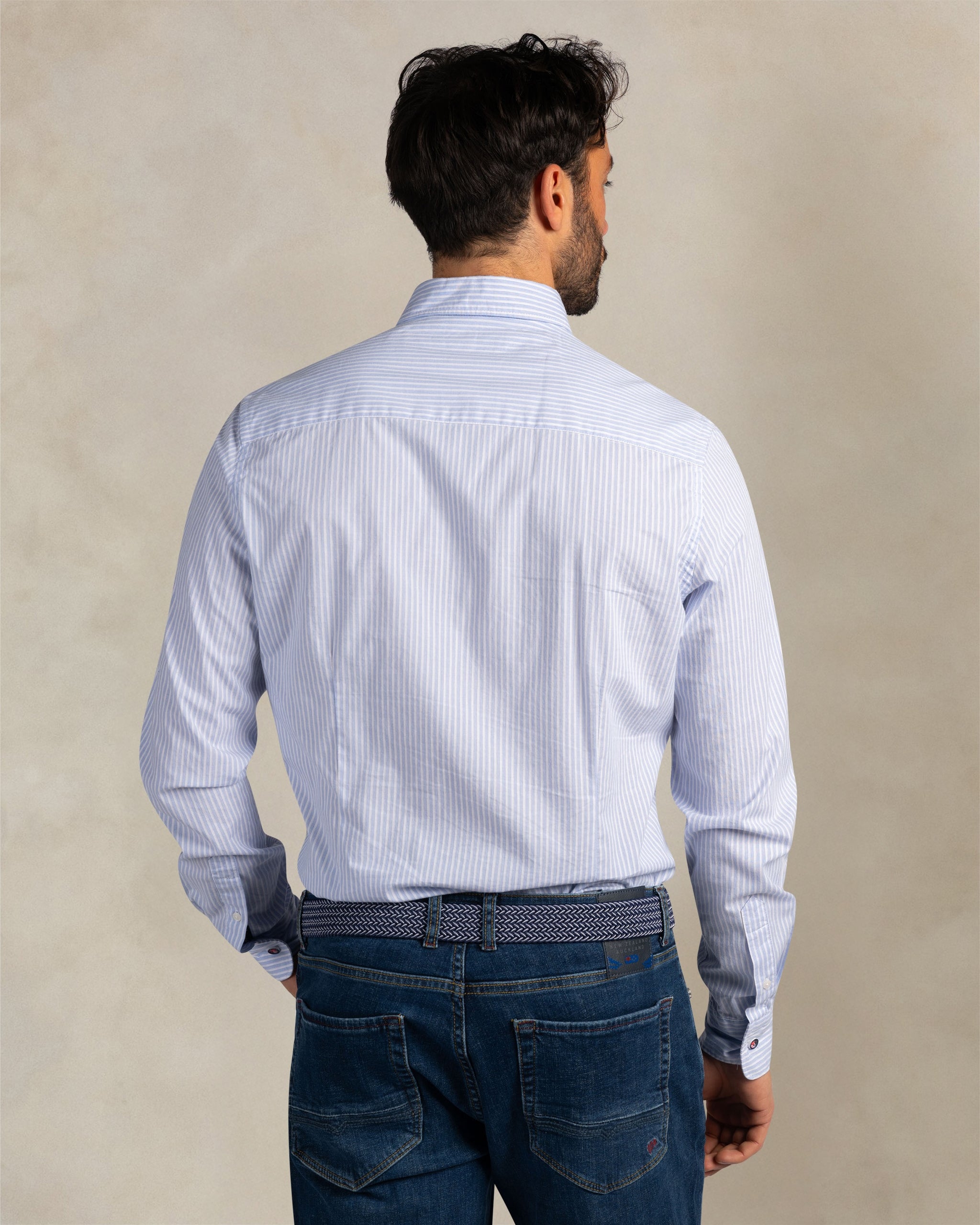 Lichtblauw overhemd met streep Lichtblauw overhemd met streep