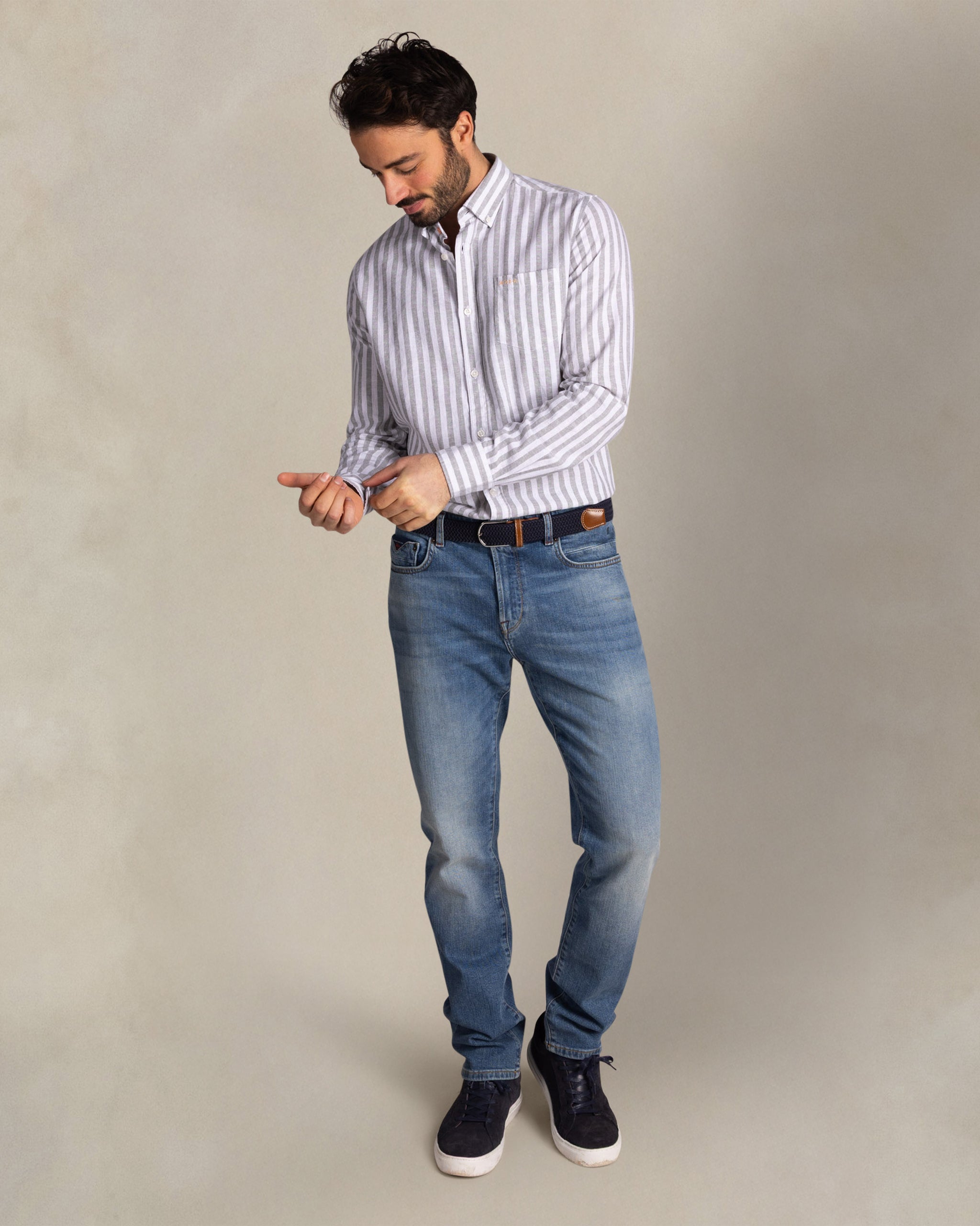 Grünes Leinenmix-Hemd mit Streifen Grünes Leinenmix-Hemd mit Streifen