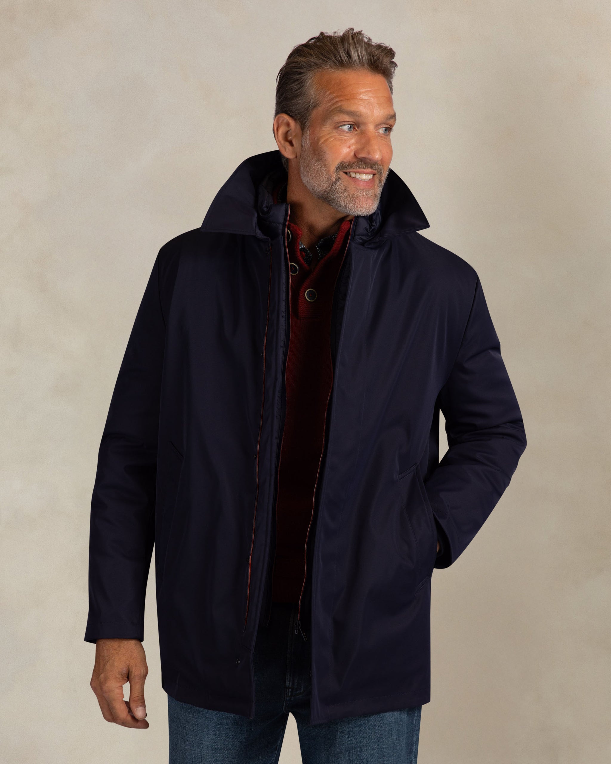 Veste matelassée bleu marine à double fermeture Veste matelassée bleu marine à double fermeture