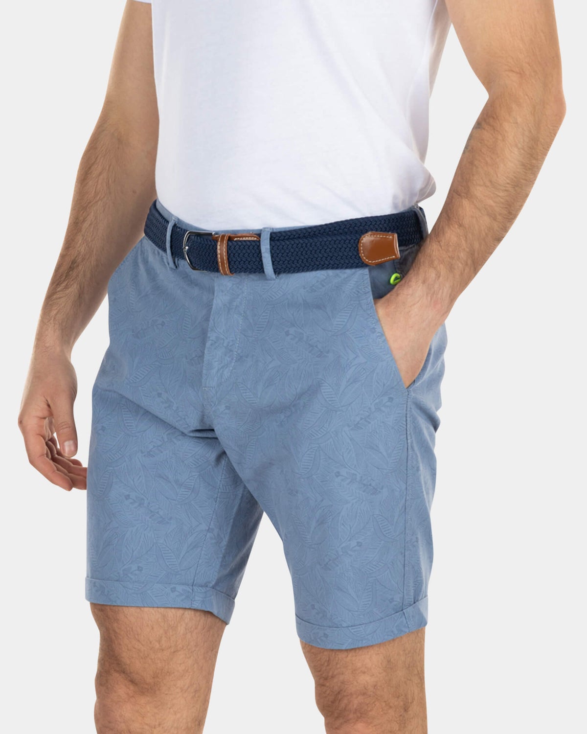 Chino-Shorts mit Blätterprint - High Summer Cobalt