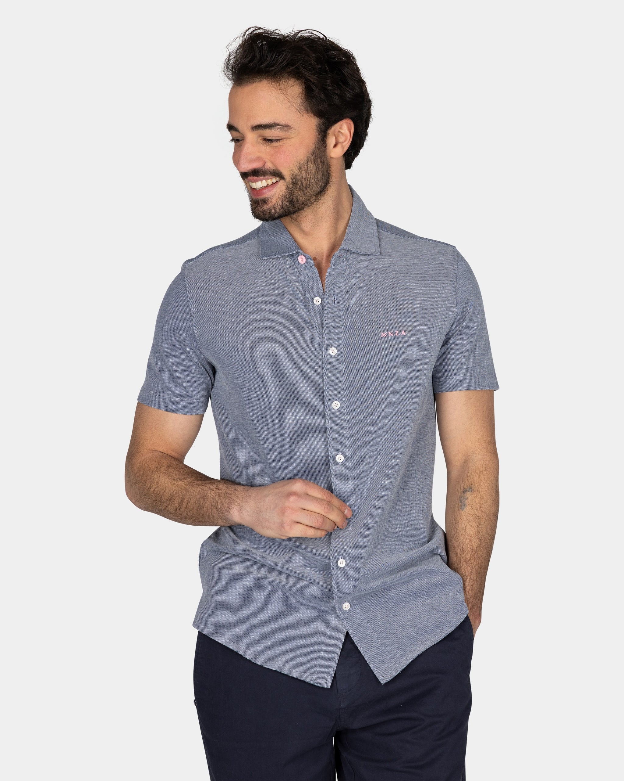 Blauw overhemd met korte mouw Blauw overhemd met korte mouw