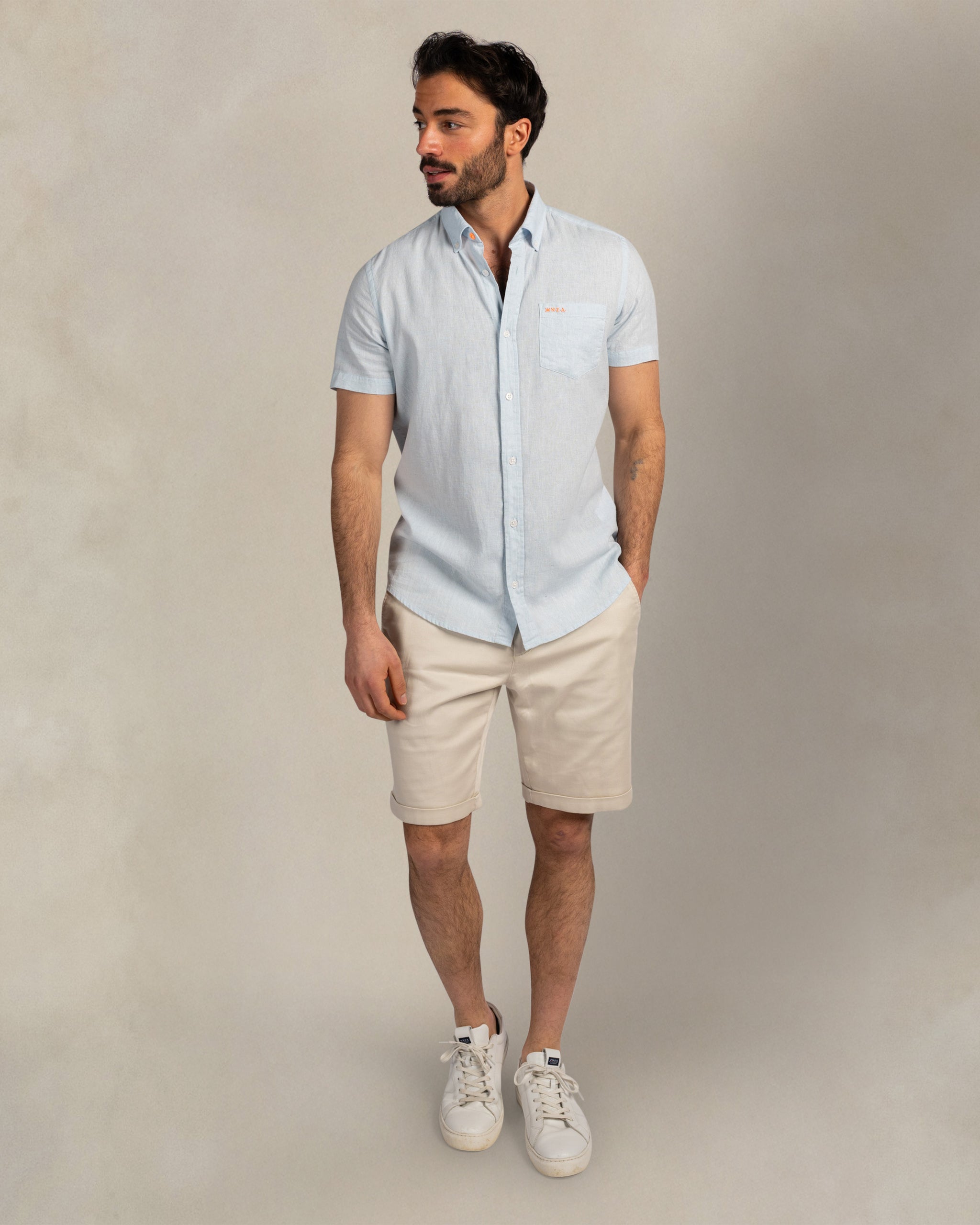 Lichtblauw linnen overhemd korte mouw Lichtblauw linnen overhemd korte mouw
